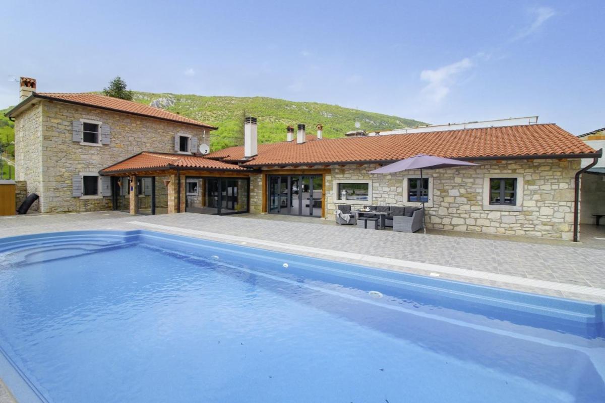 Villa with Private Pool photo 3