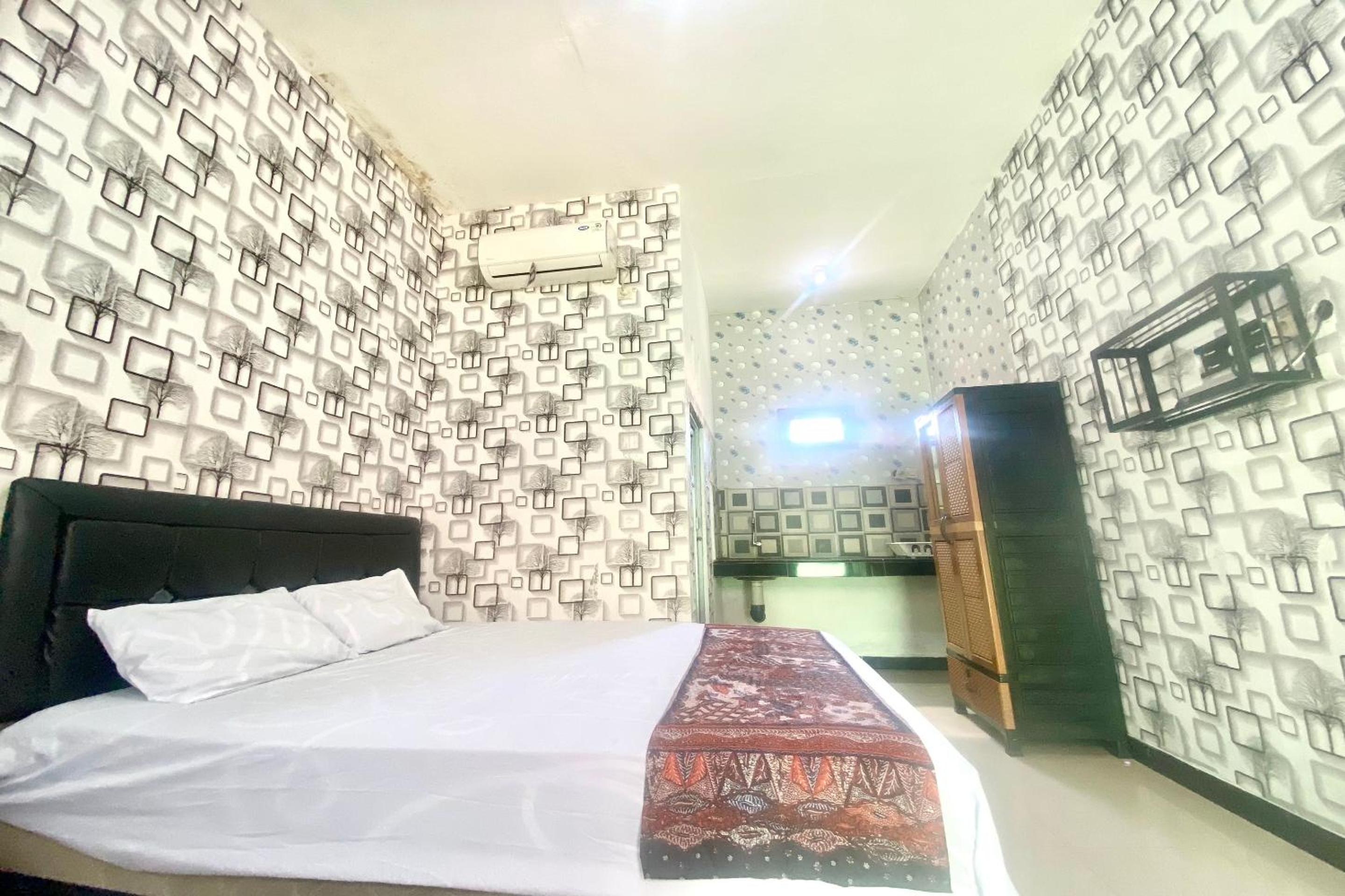 Deluxe Double Room photo 2