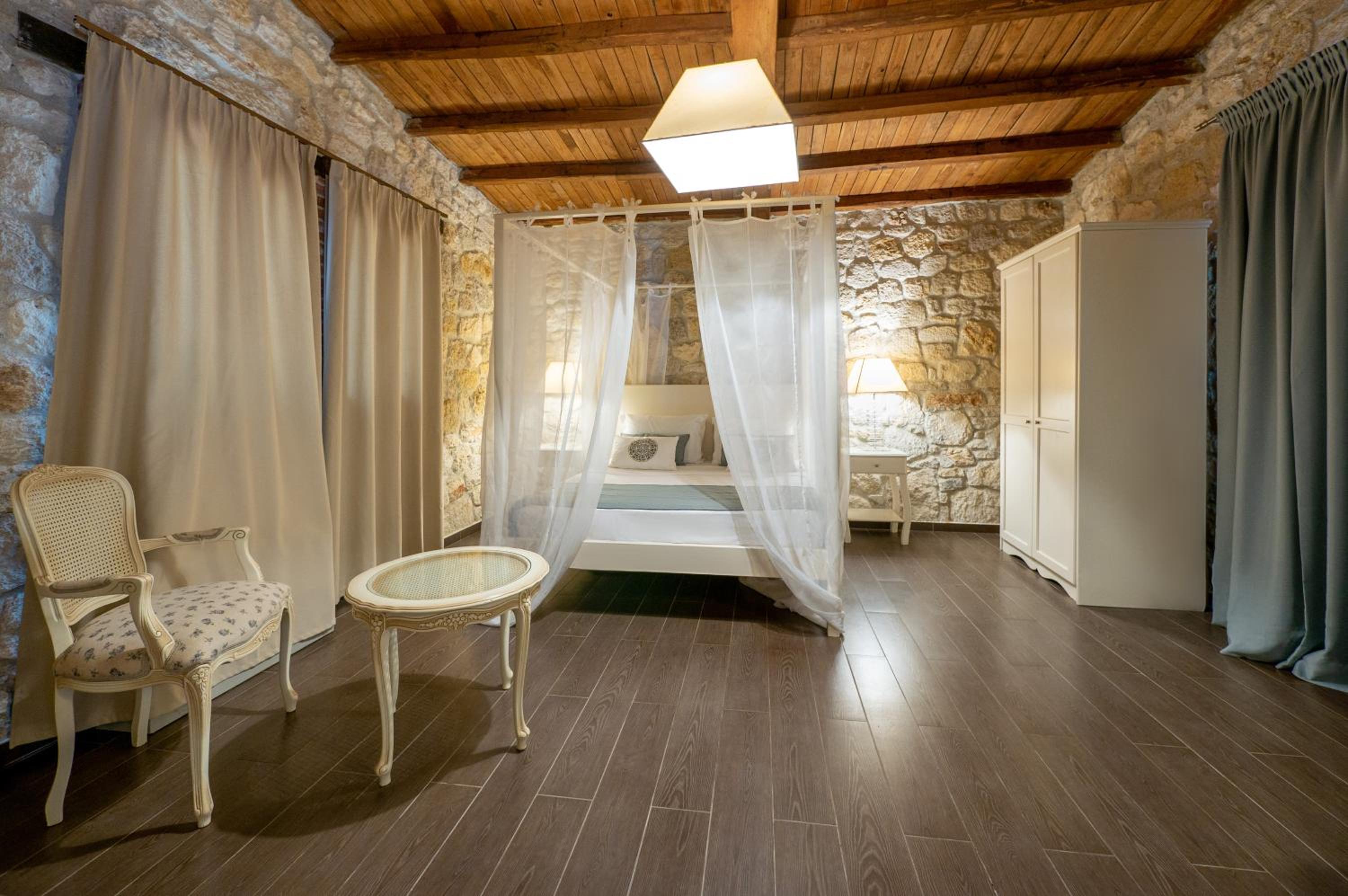 Junior Suite - Photo 8