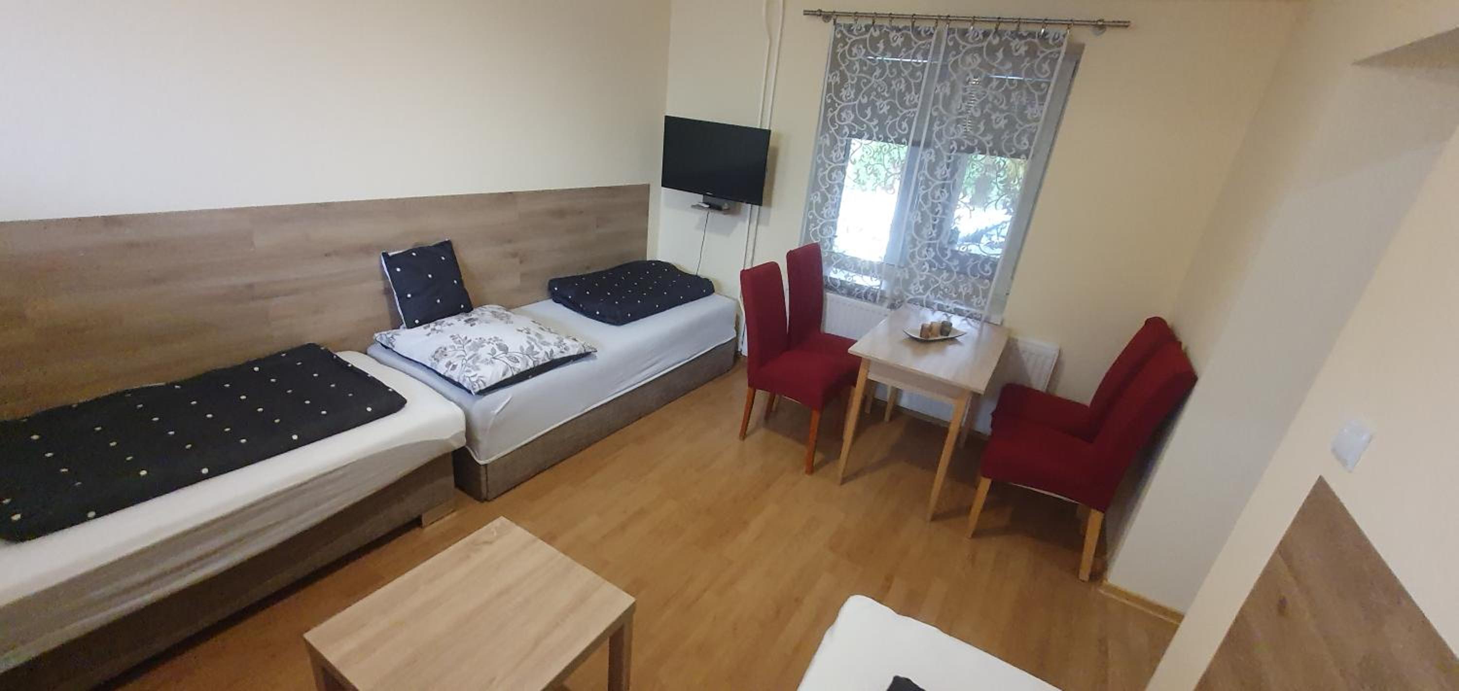 One-Bedroom Apartment - Photo 32