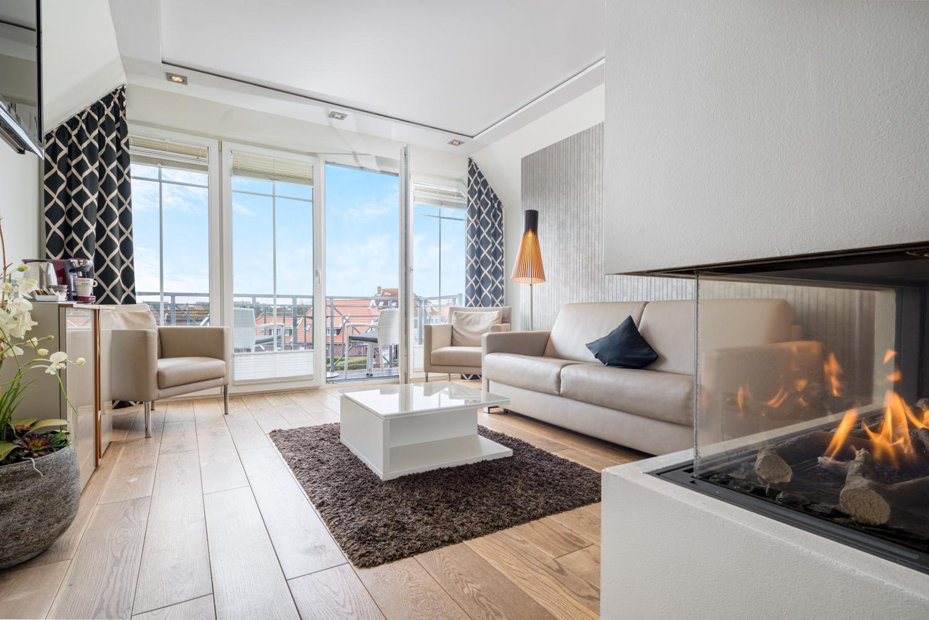 Royal Suite with Balcony photo 2