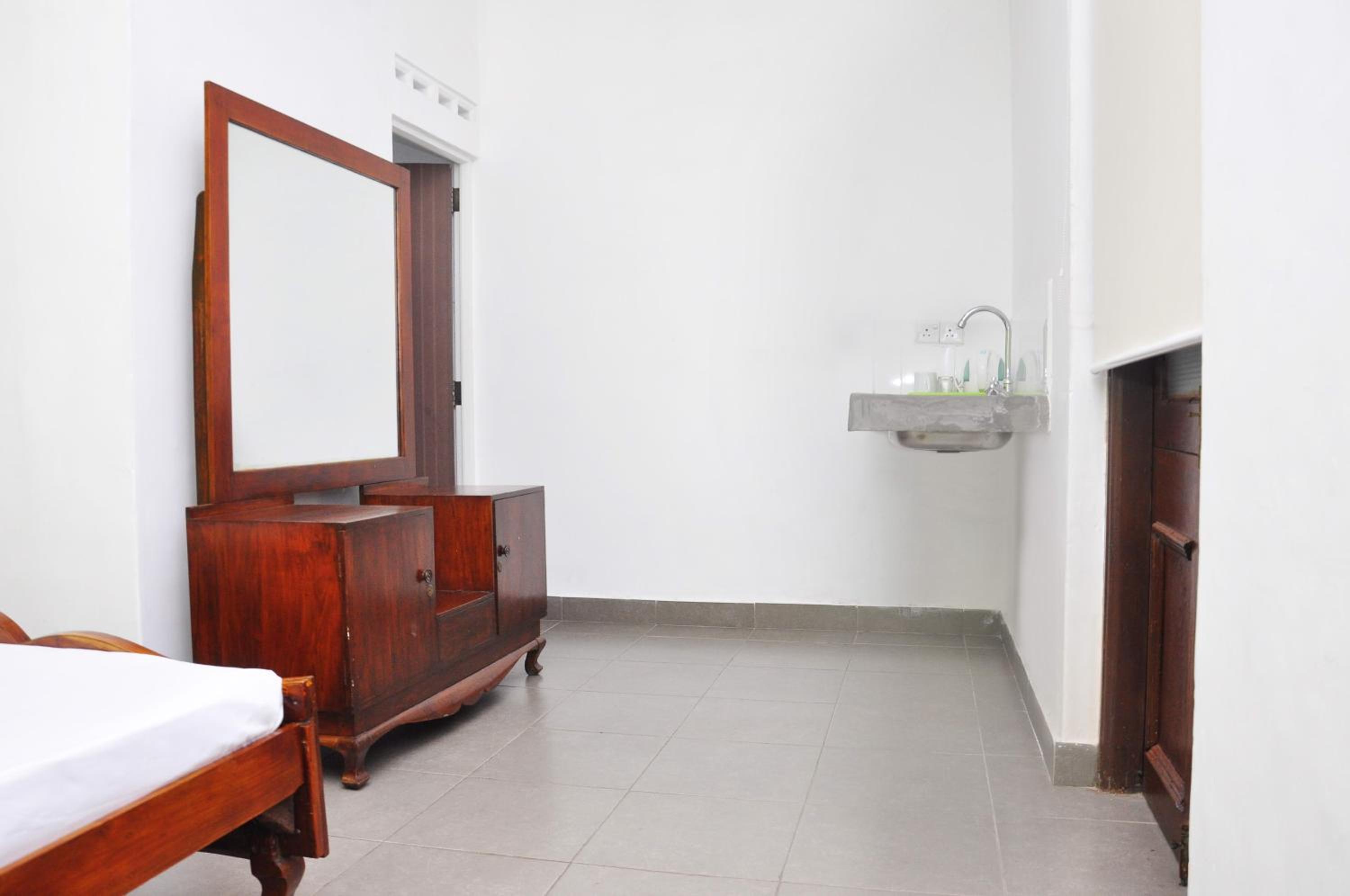 Standard Double or Twin Room - Photo 4