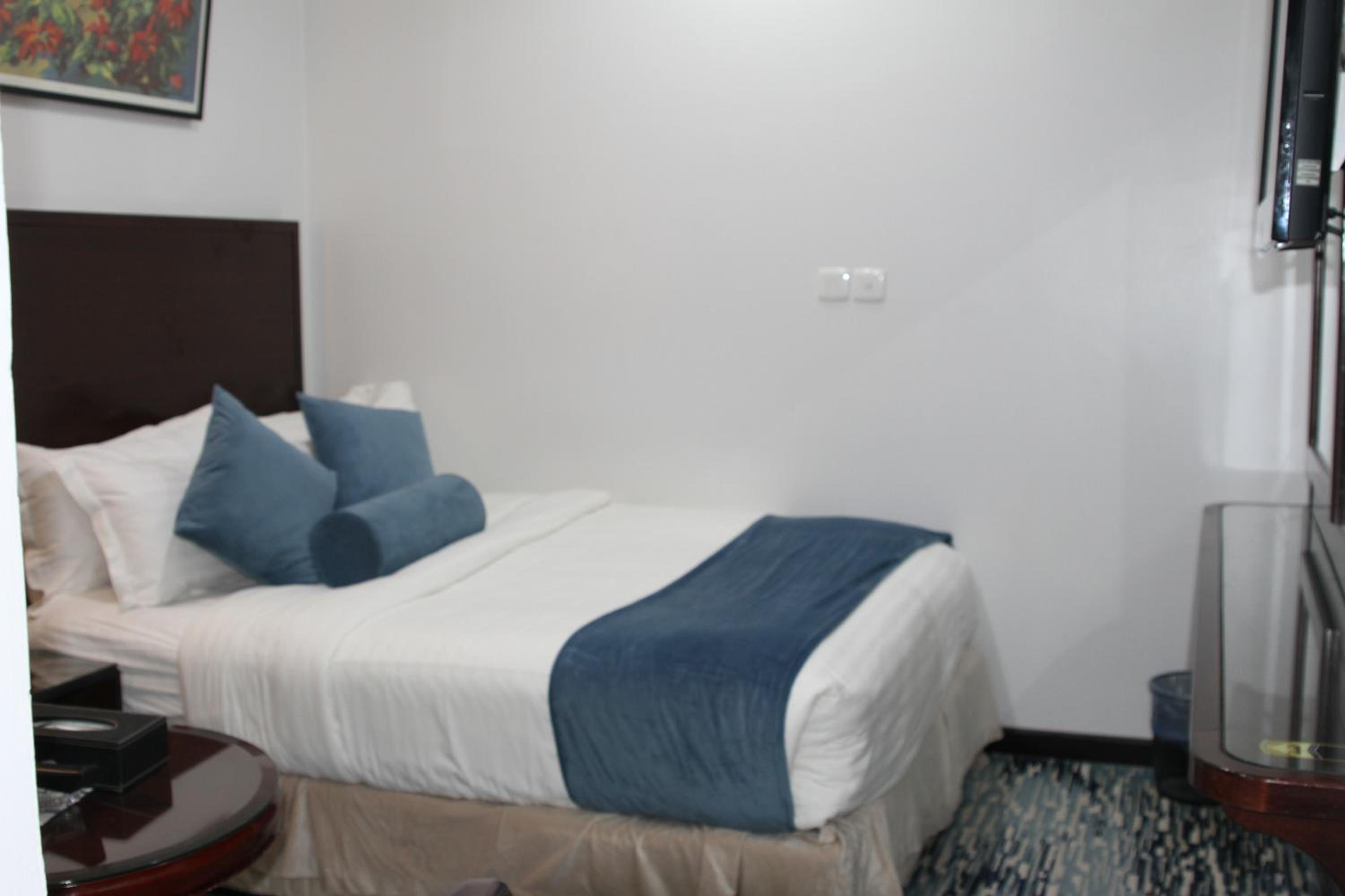 Small Double Room - Photo 8