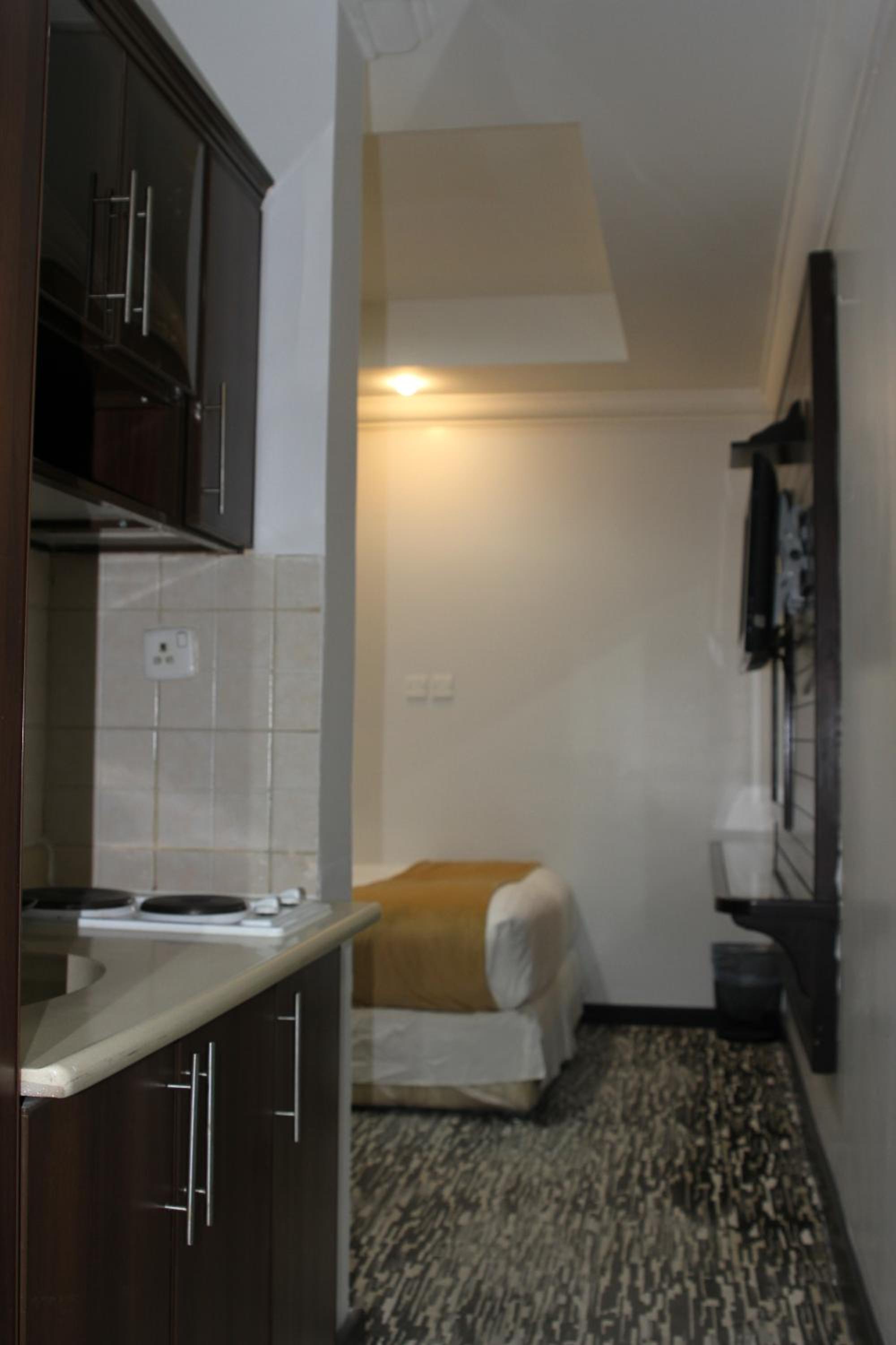 Small Double Room - Photo 10