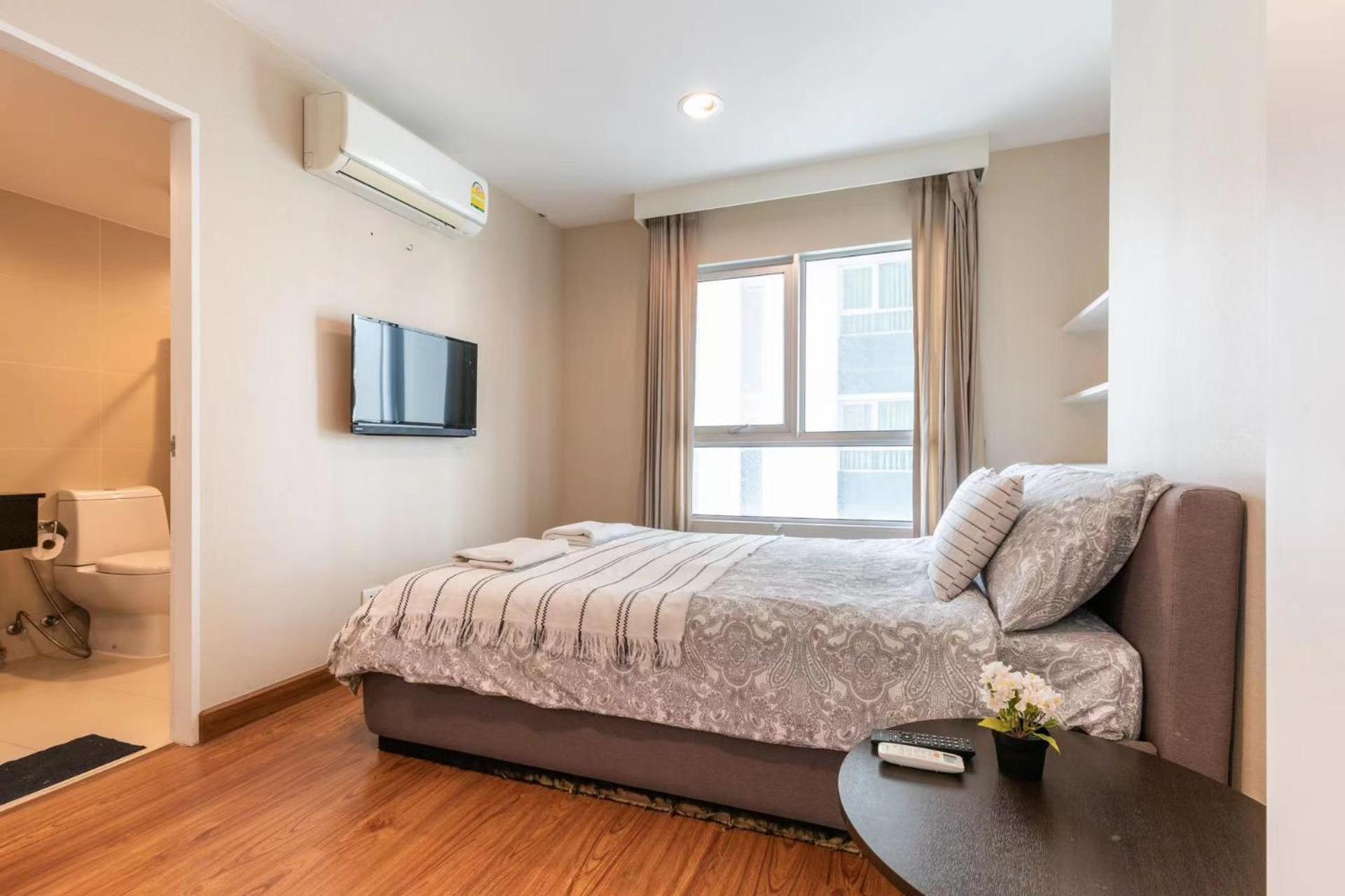 Apartment photo 2