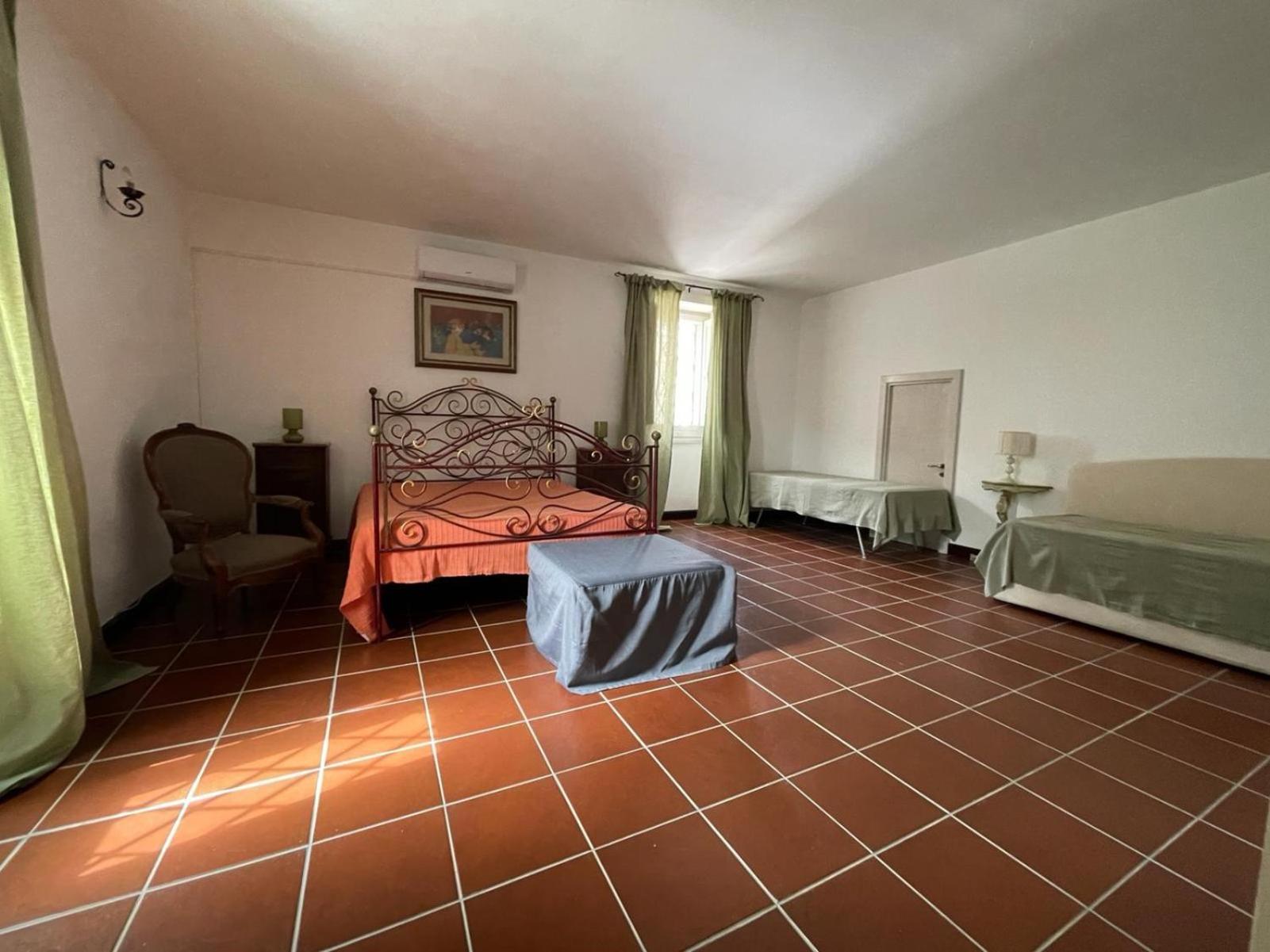 Deluxe Double Room with Extra Bed photo 1