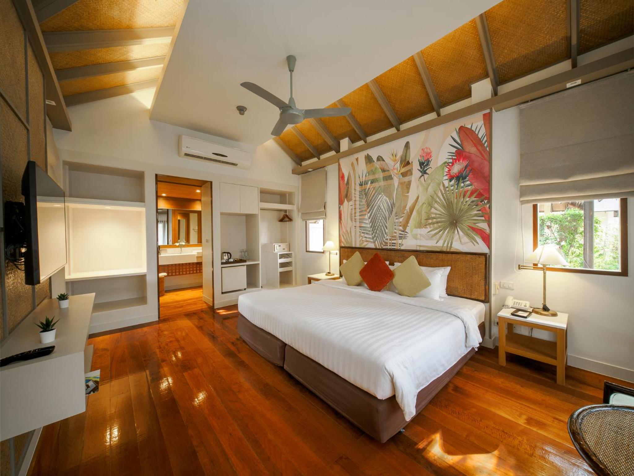 Villa with Garden View - Photo 6