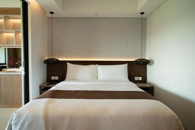 One-Bedroom Apartment - Photo 1