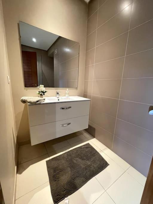 Two-Bedroom Apartment - Photo 16