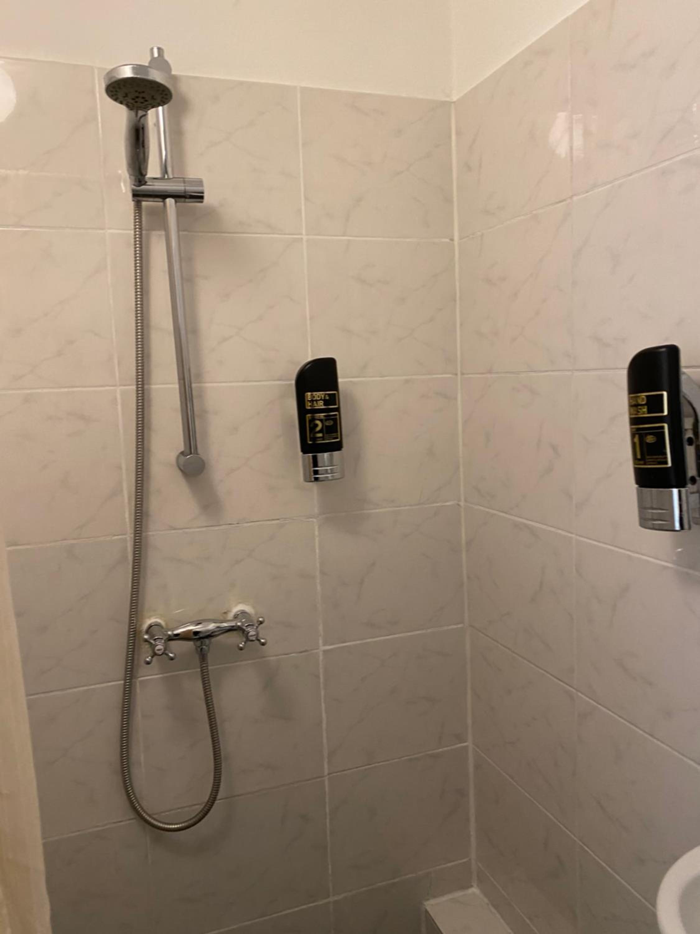 Single Room with Private Bathroom photo 2