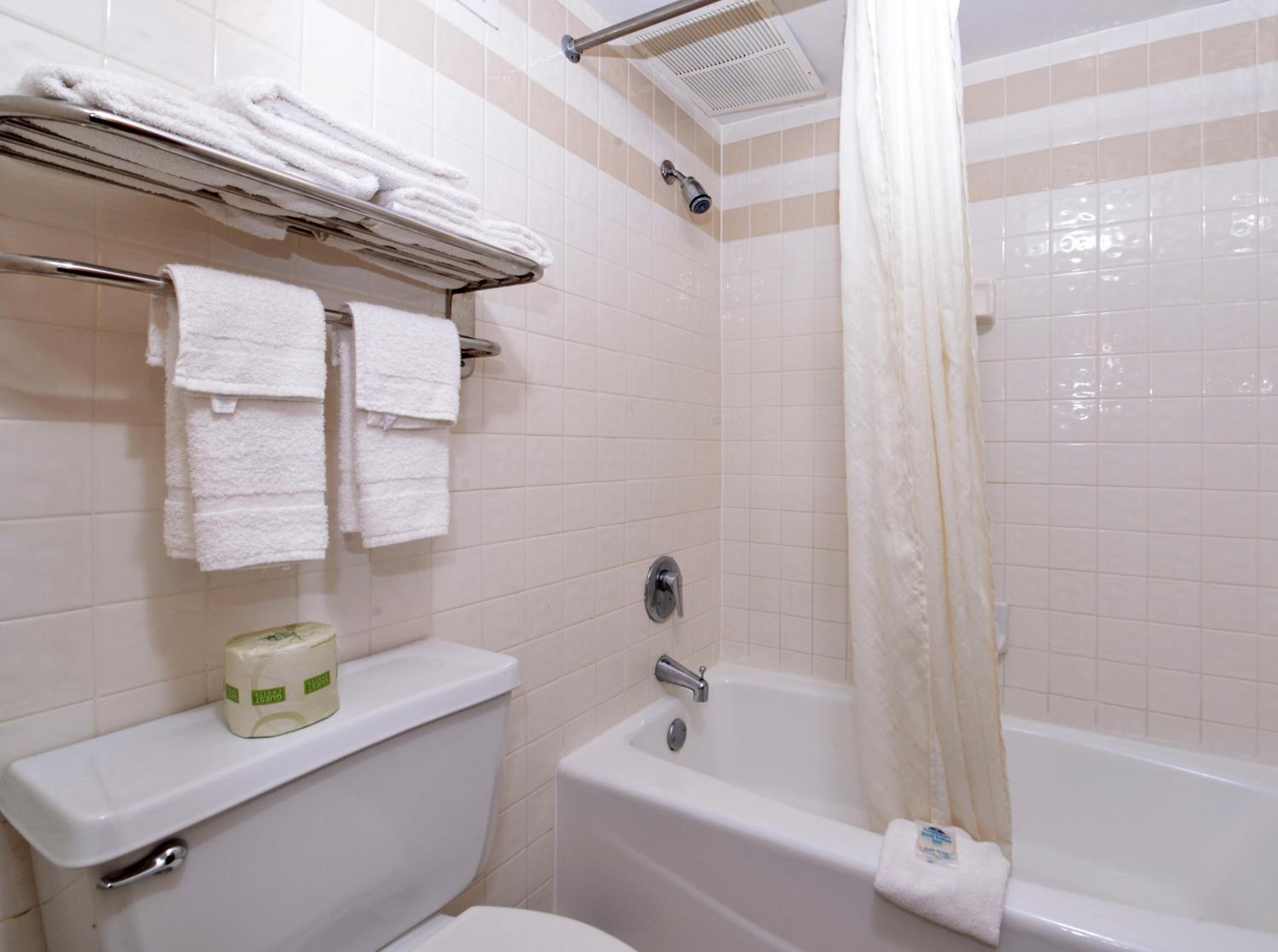Double Room with Two Double Beds - Non-Smoking - Photo 4