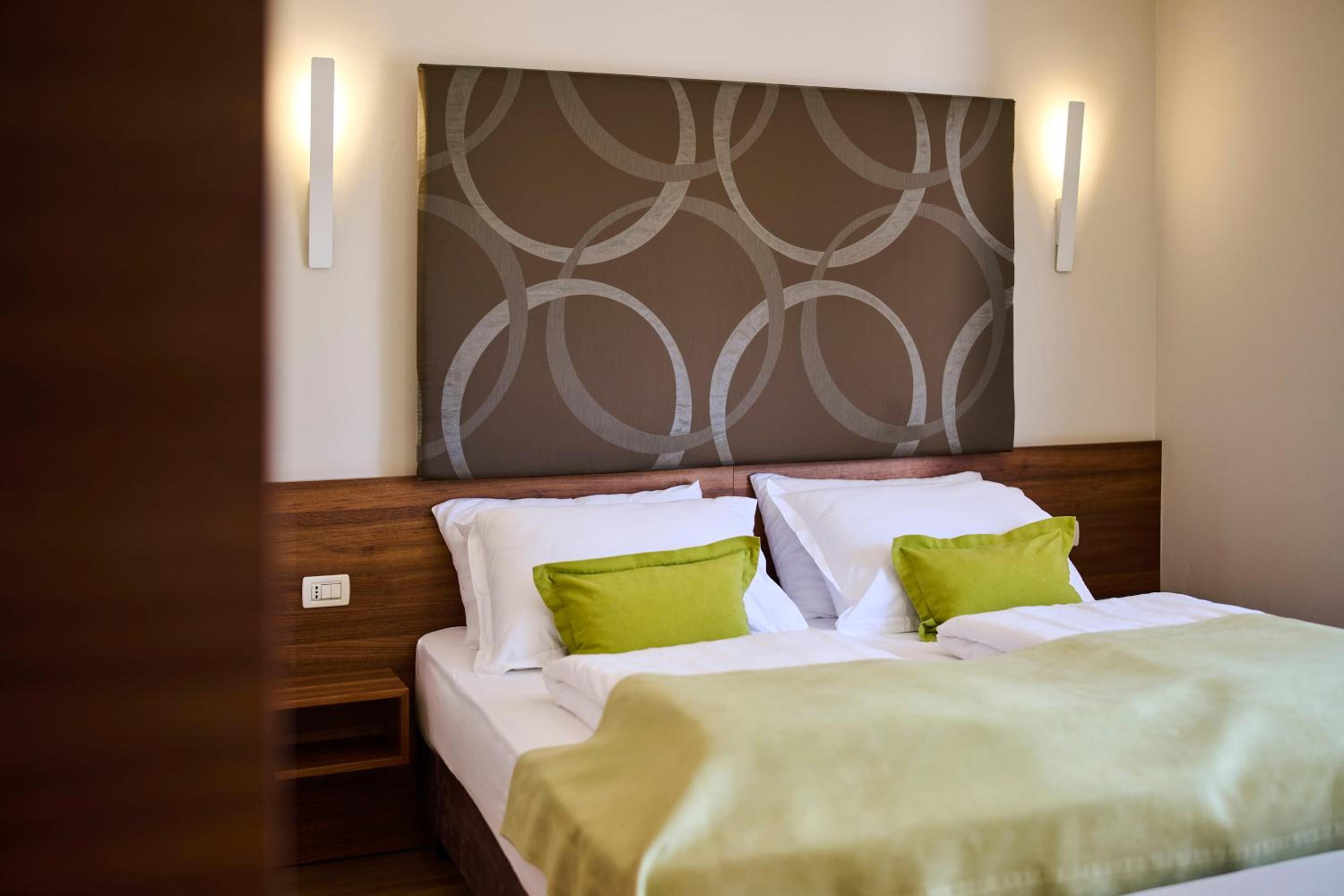 Superior Double Room - Photo 2