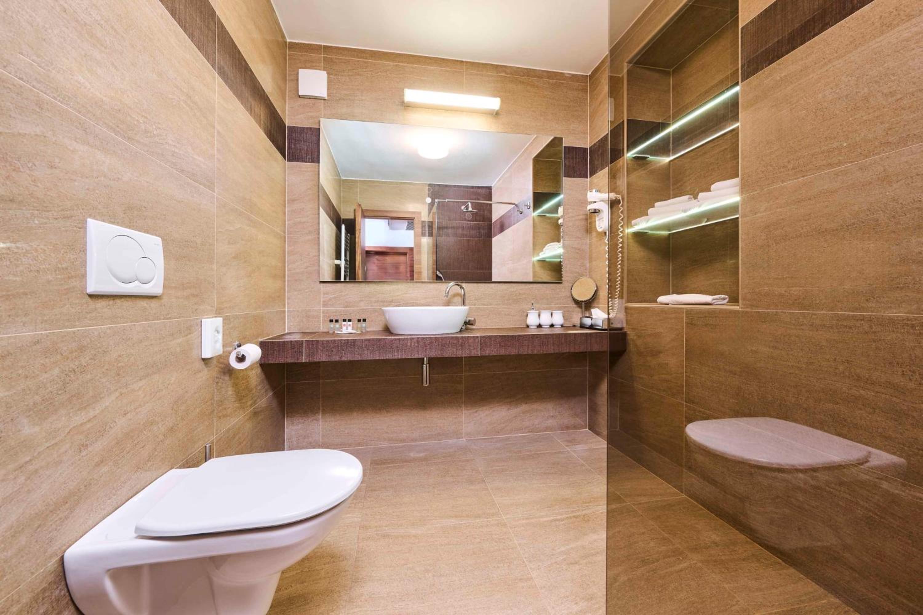 Standard Double or Twin Room - Photo 3