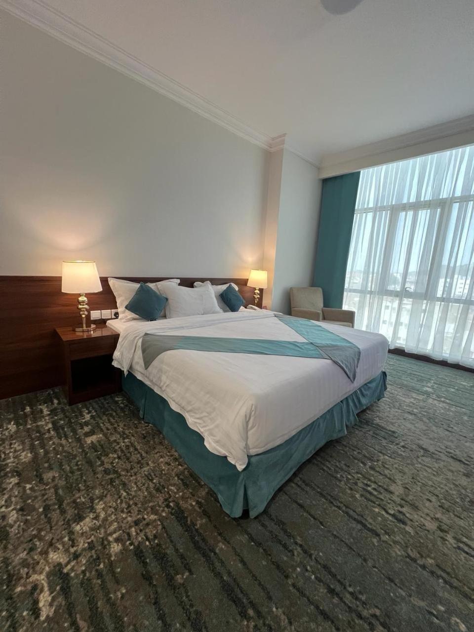 Standard King Room - Photo 4