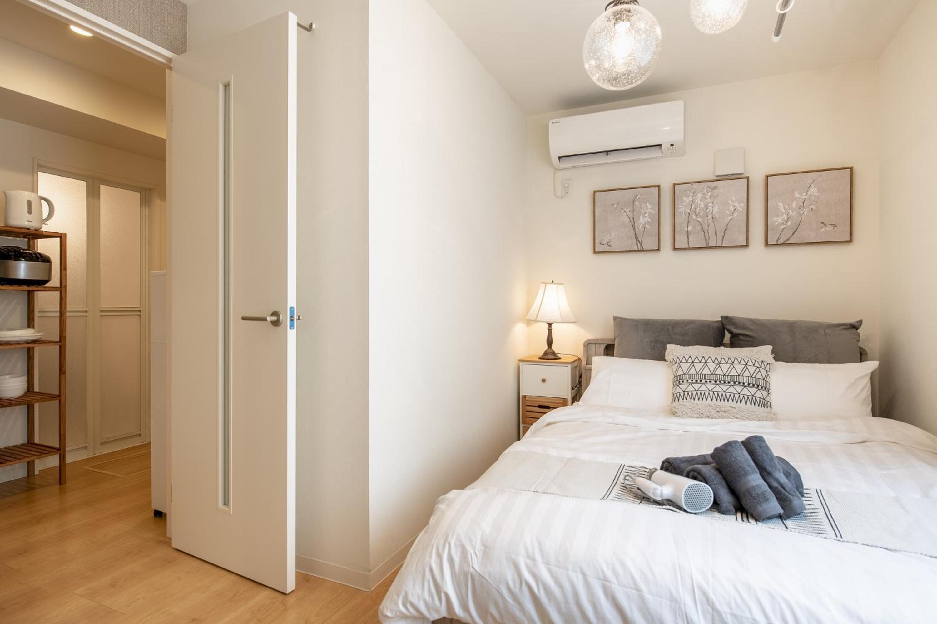 One-Bedroom Apartment photo 2