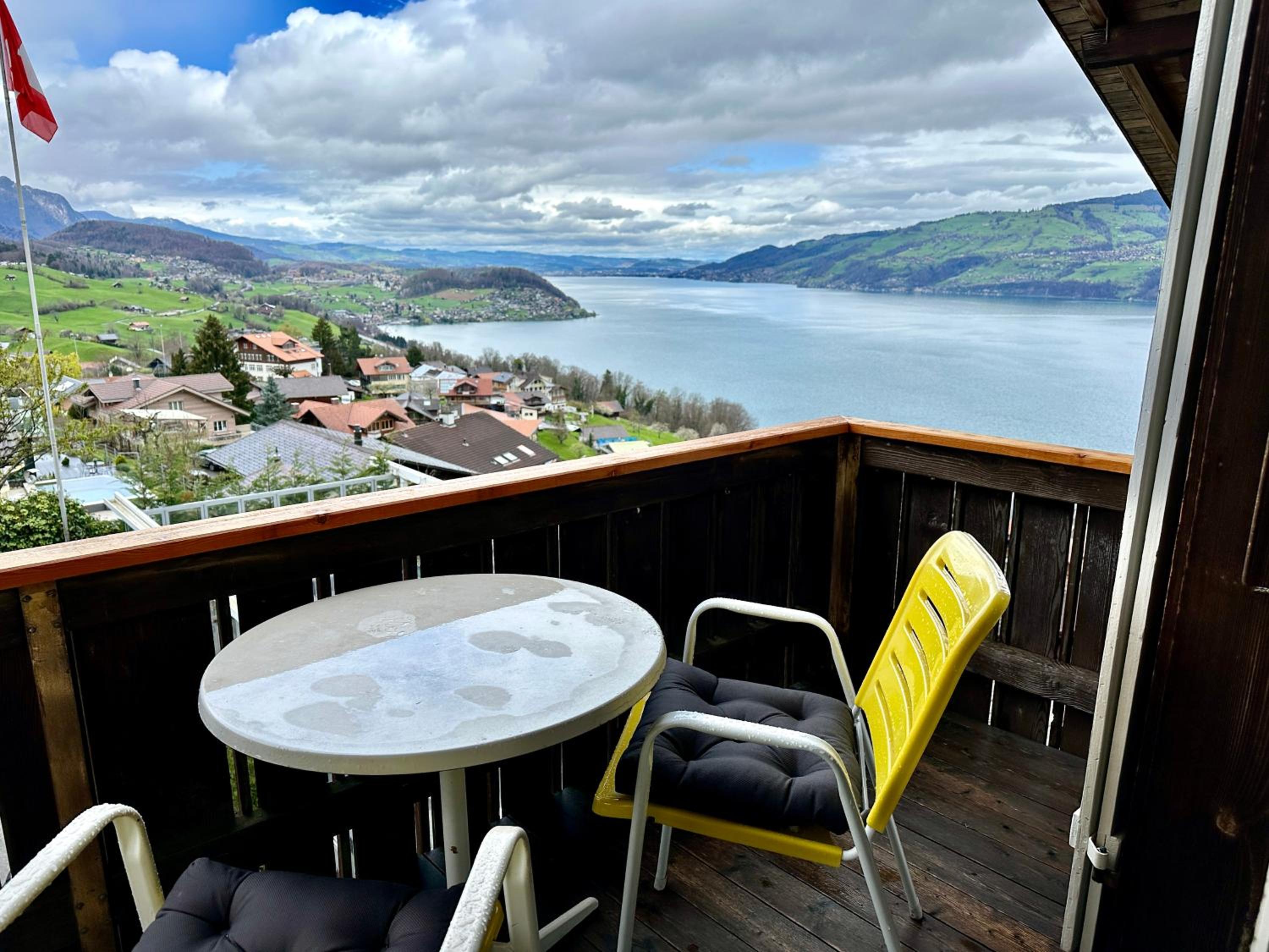 Apartment with Lake View photo 2