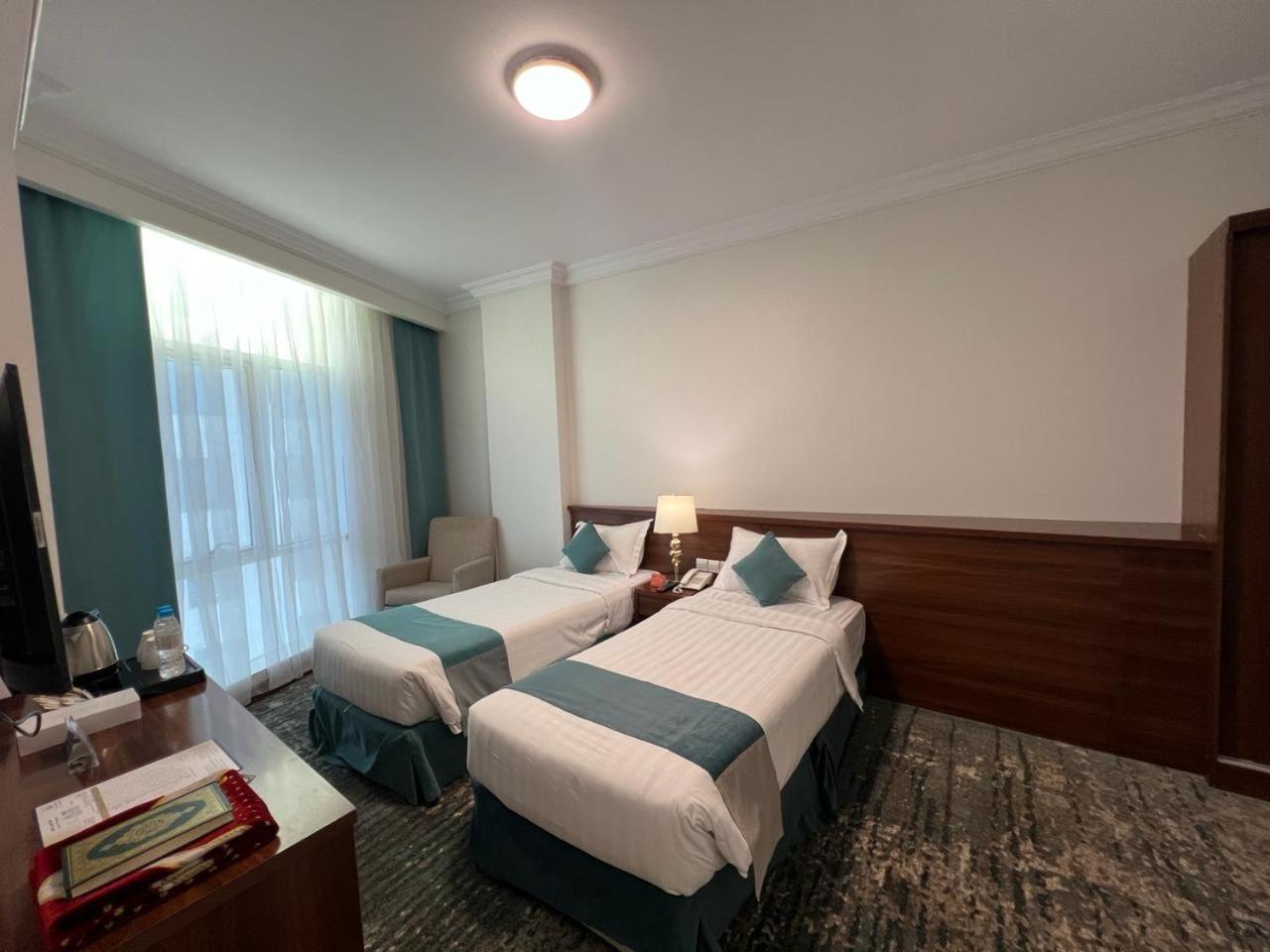Standard Twin Room - Photo 1