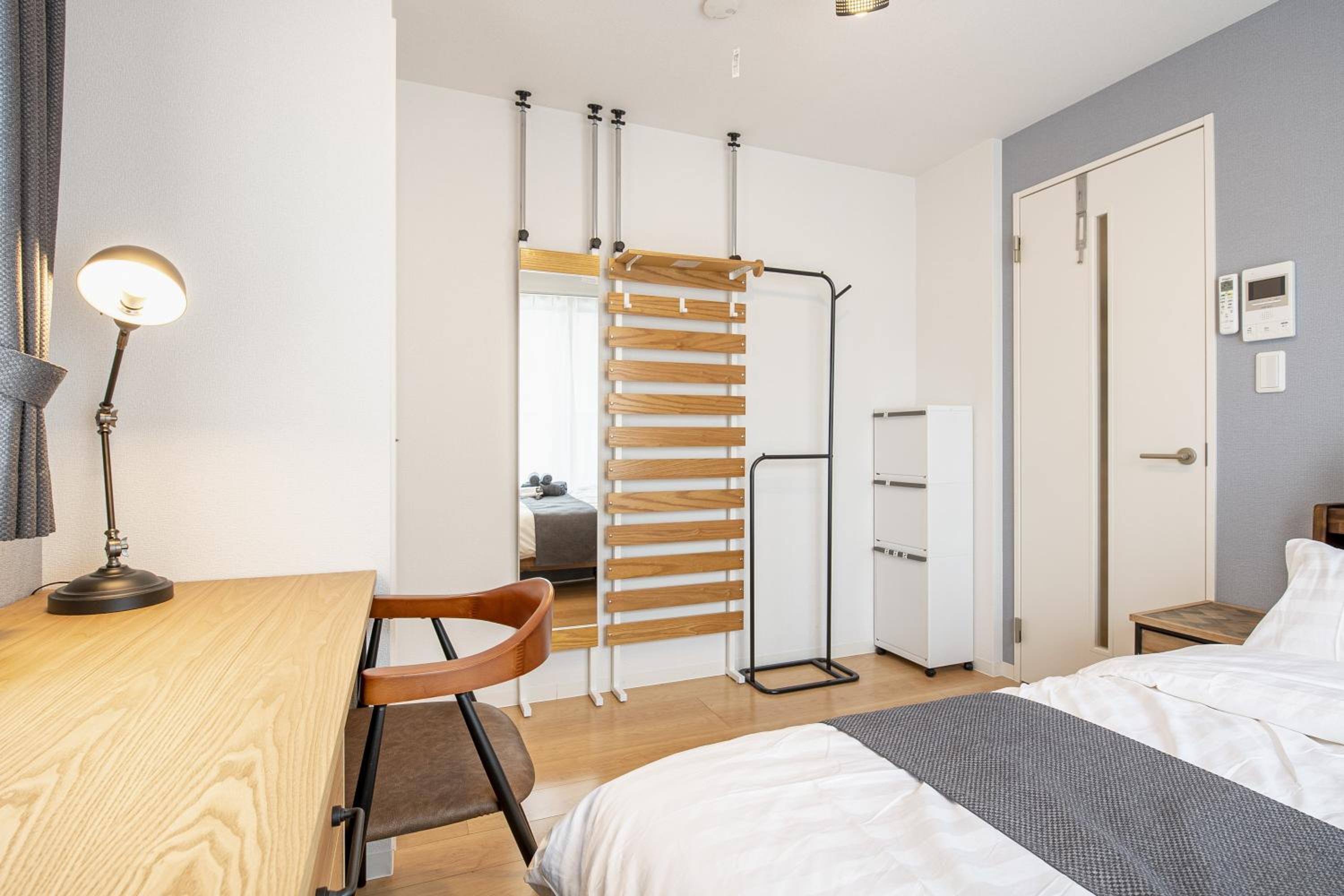 One-Bedroom Apartment photo 2