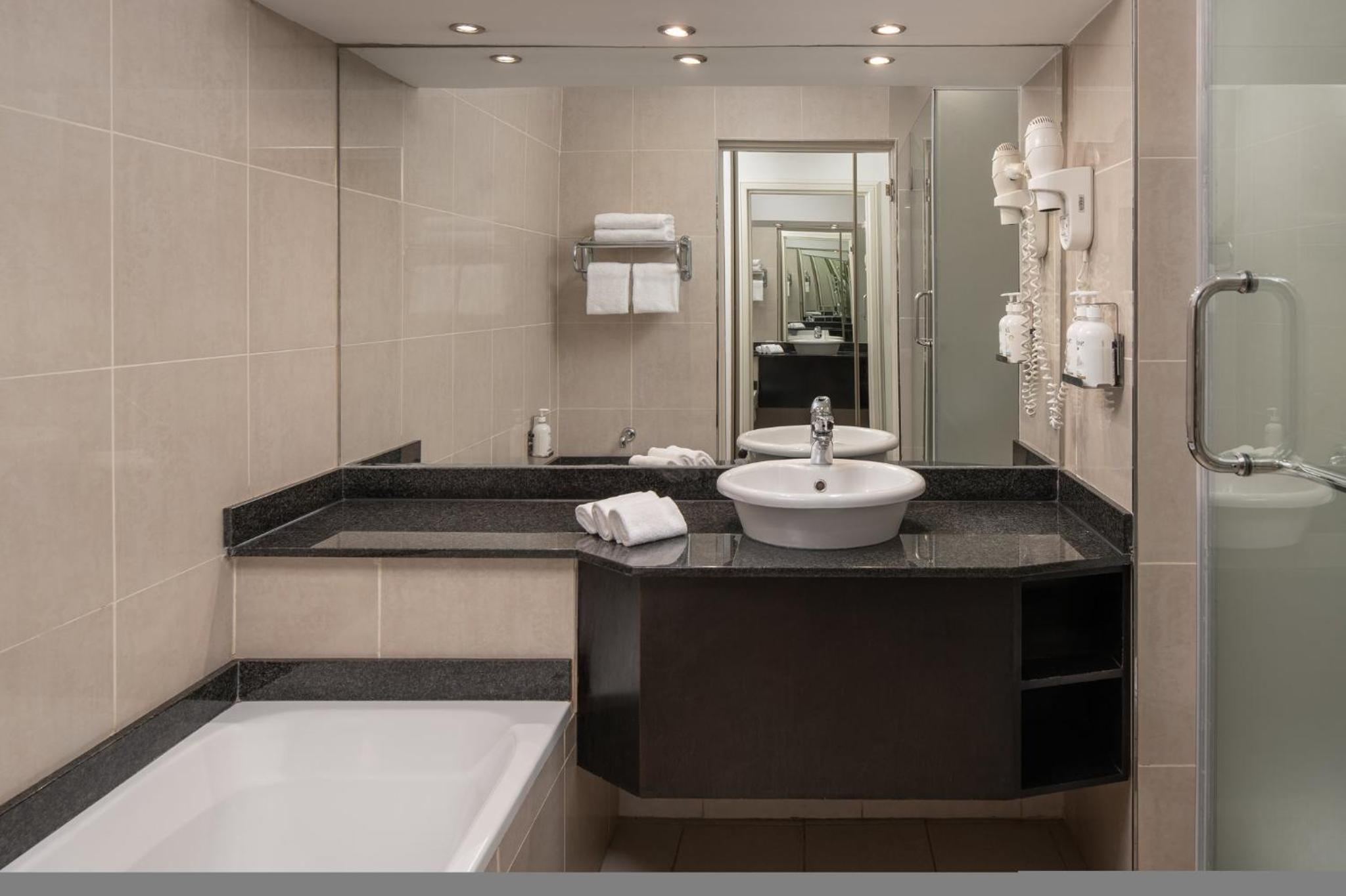 Premium Double Room with Two Double Beds photo 2