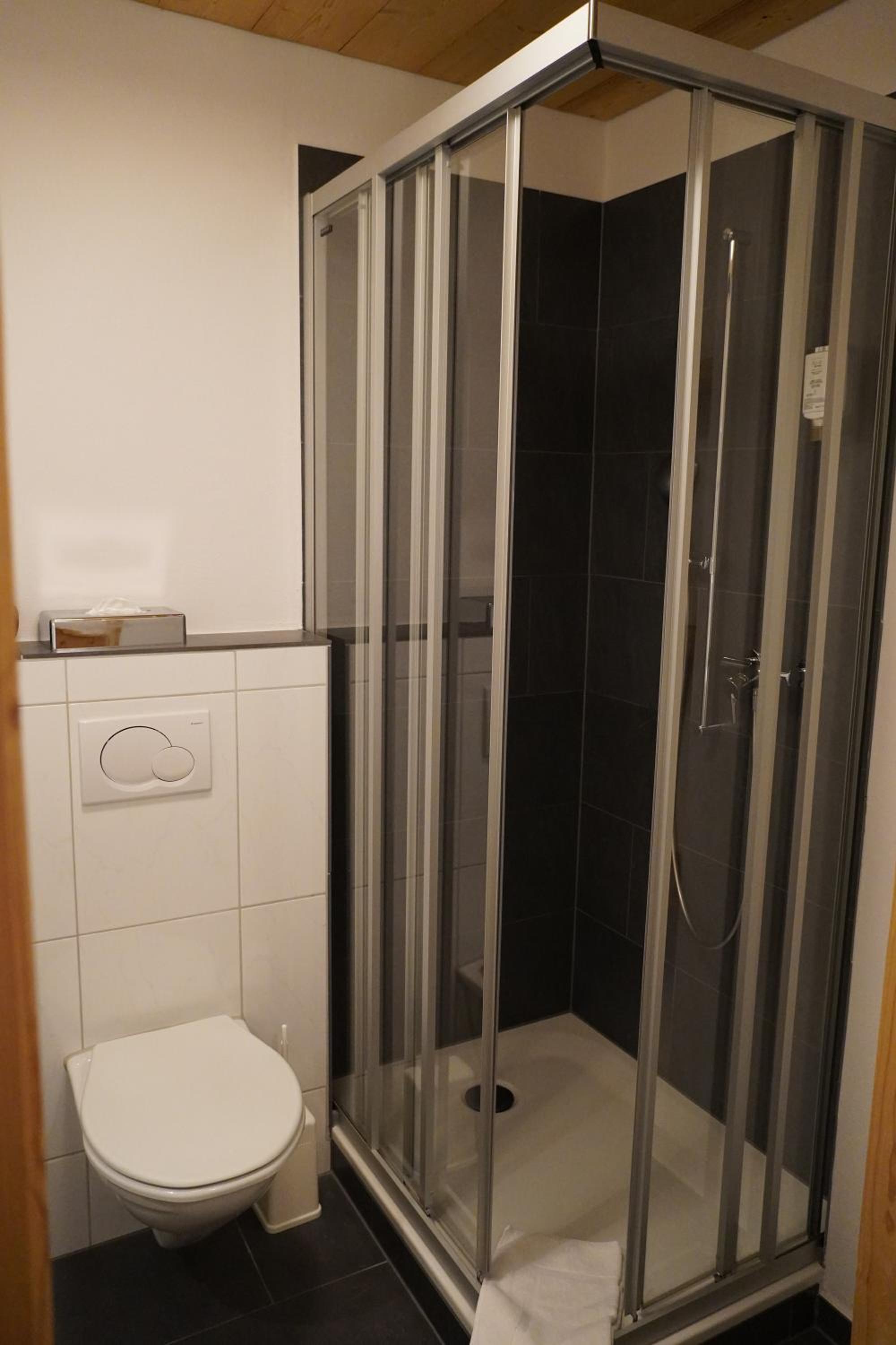 Classic Double Room - Photo 12