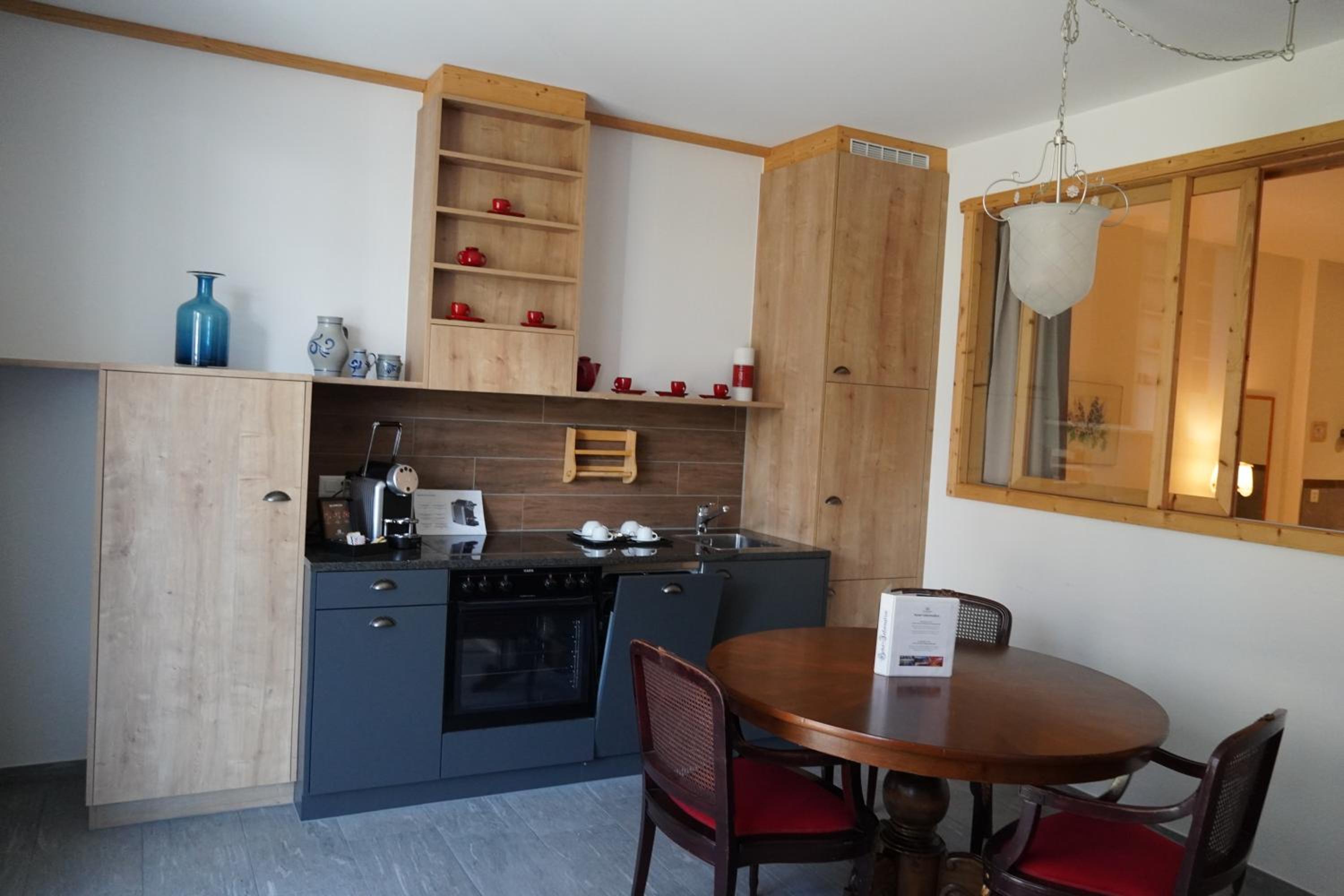 Signature Suite - Photo 7