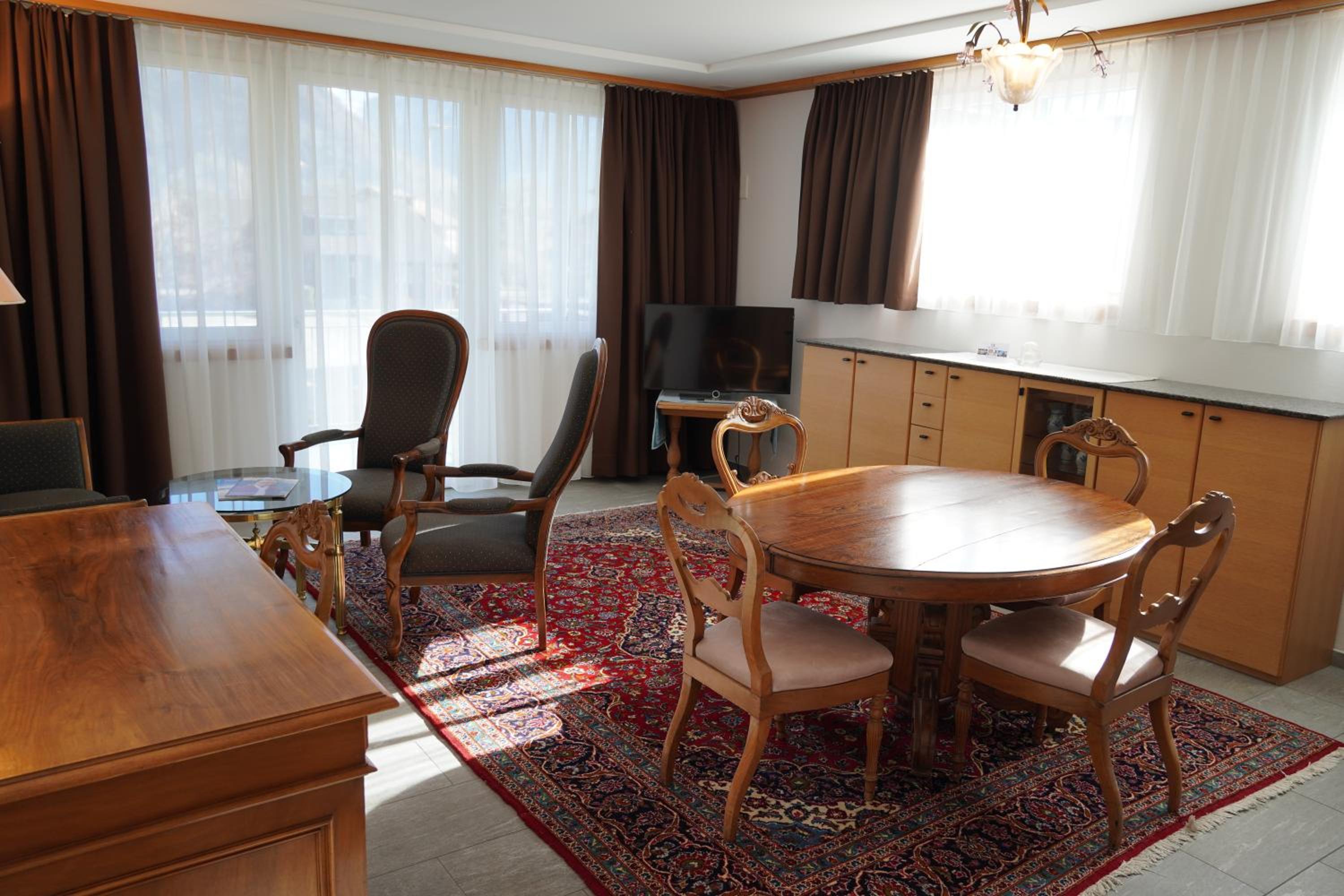 Signature Suite - Photo 11