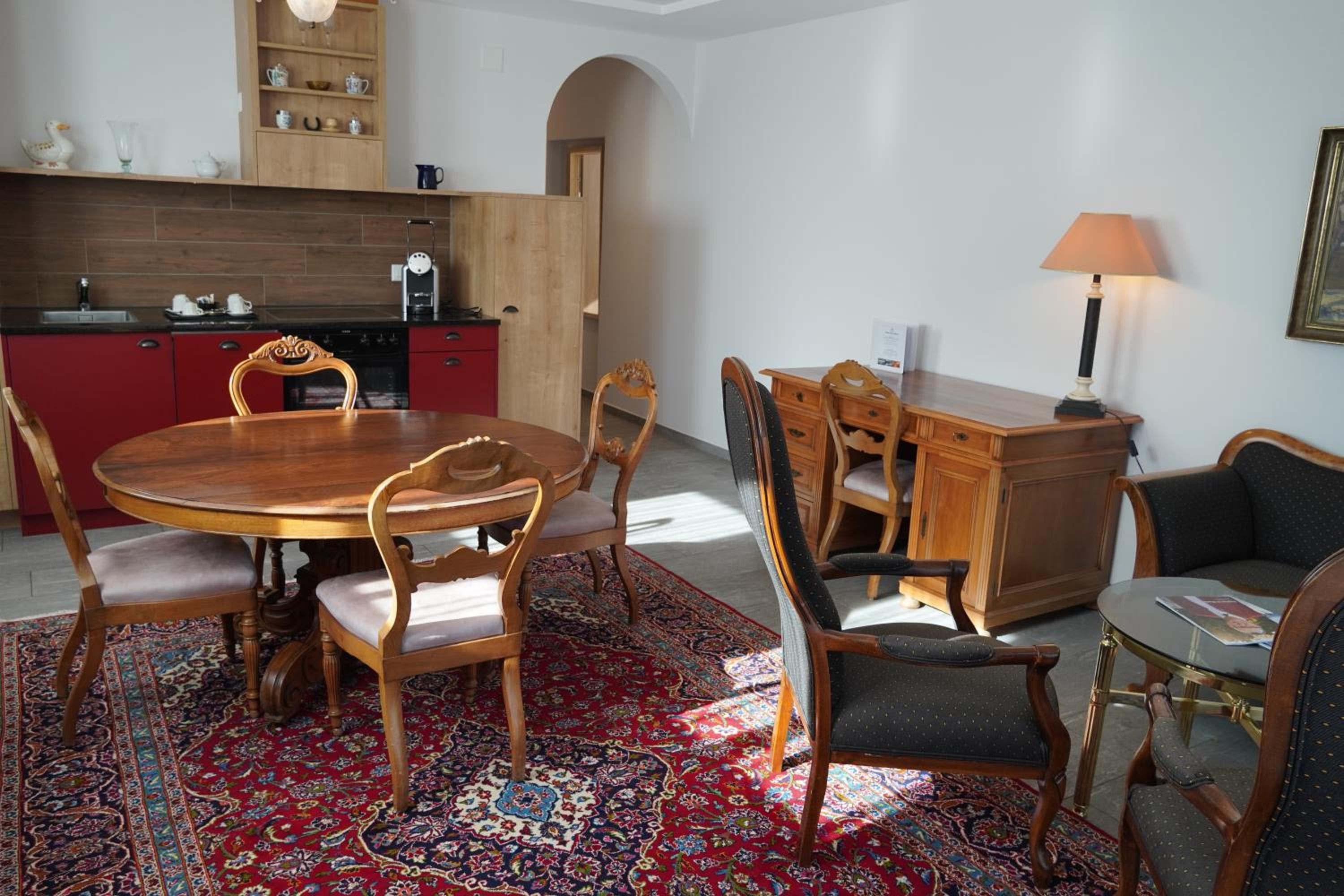 Signature Suite - Photo 16