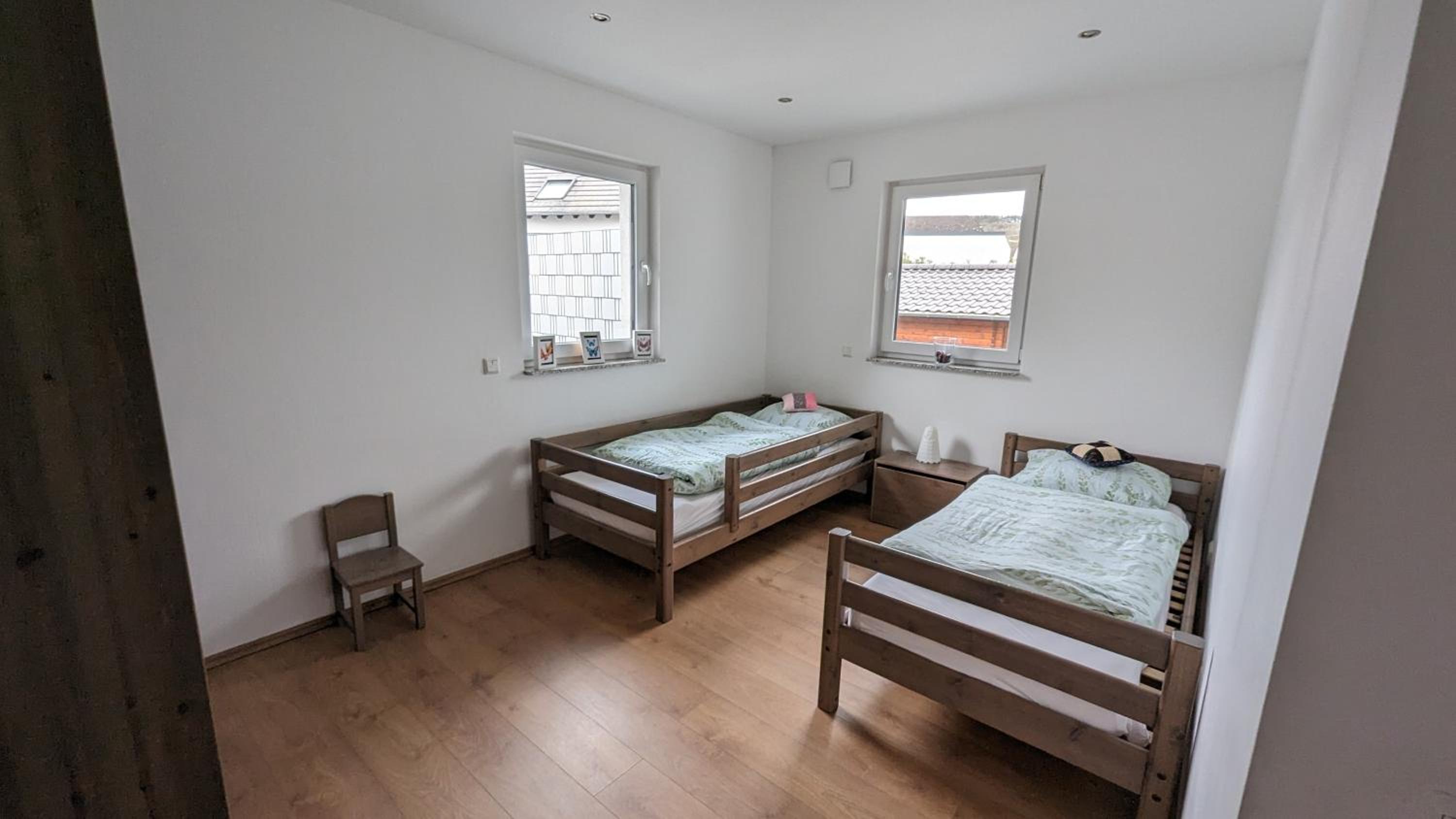Five-Bedroom House photo 1