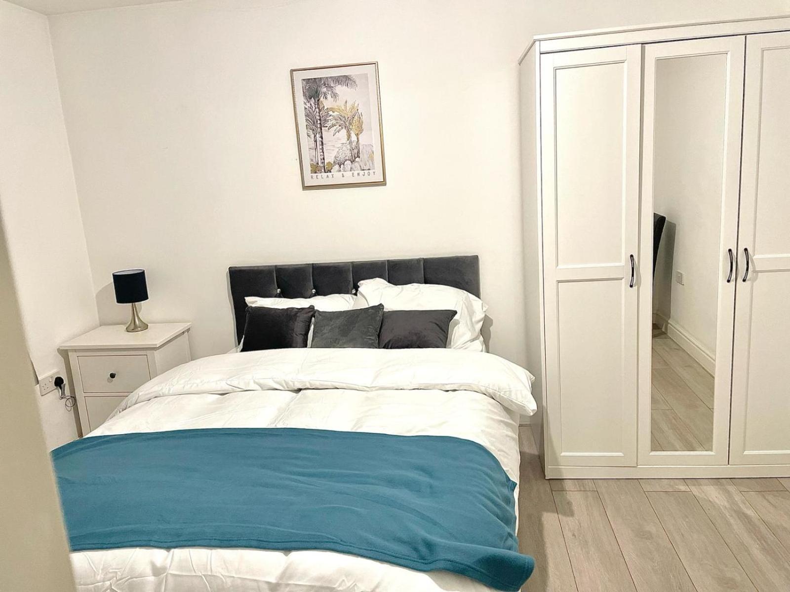 Two-Bedroom House photo 3
