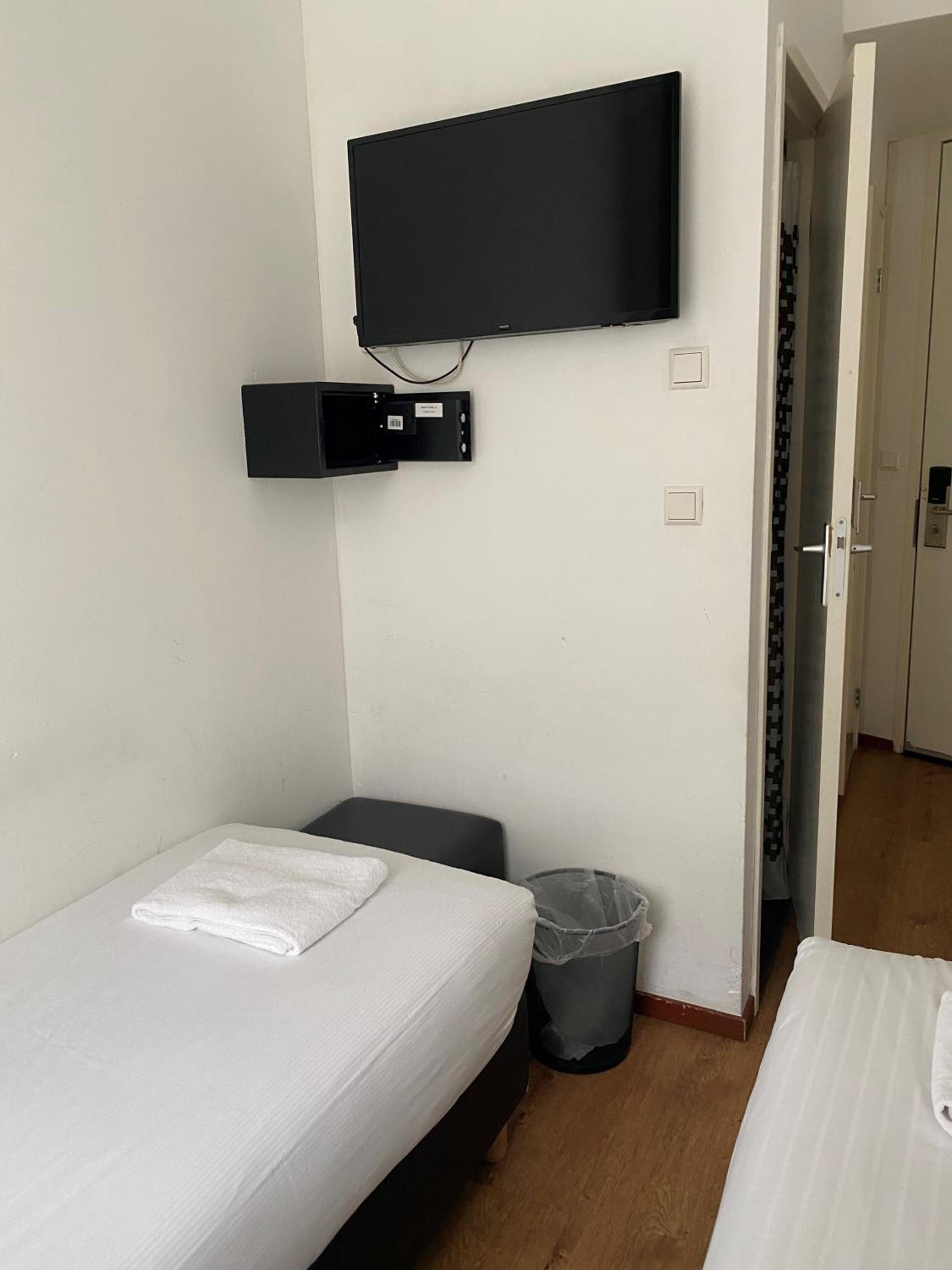 Small Double Room photo 2
