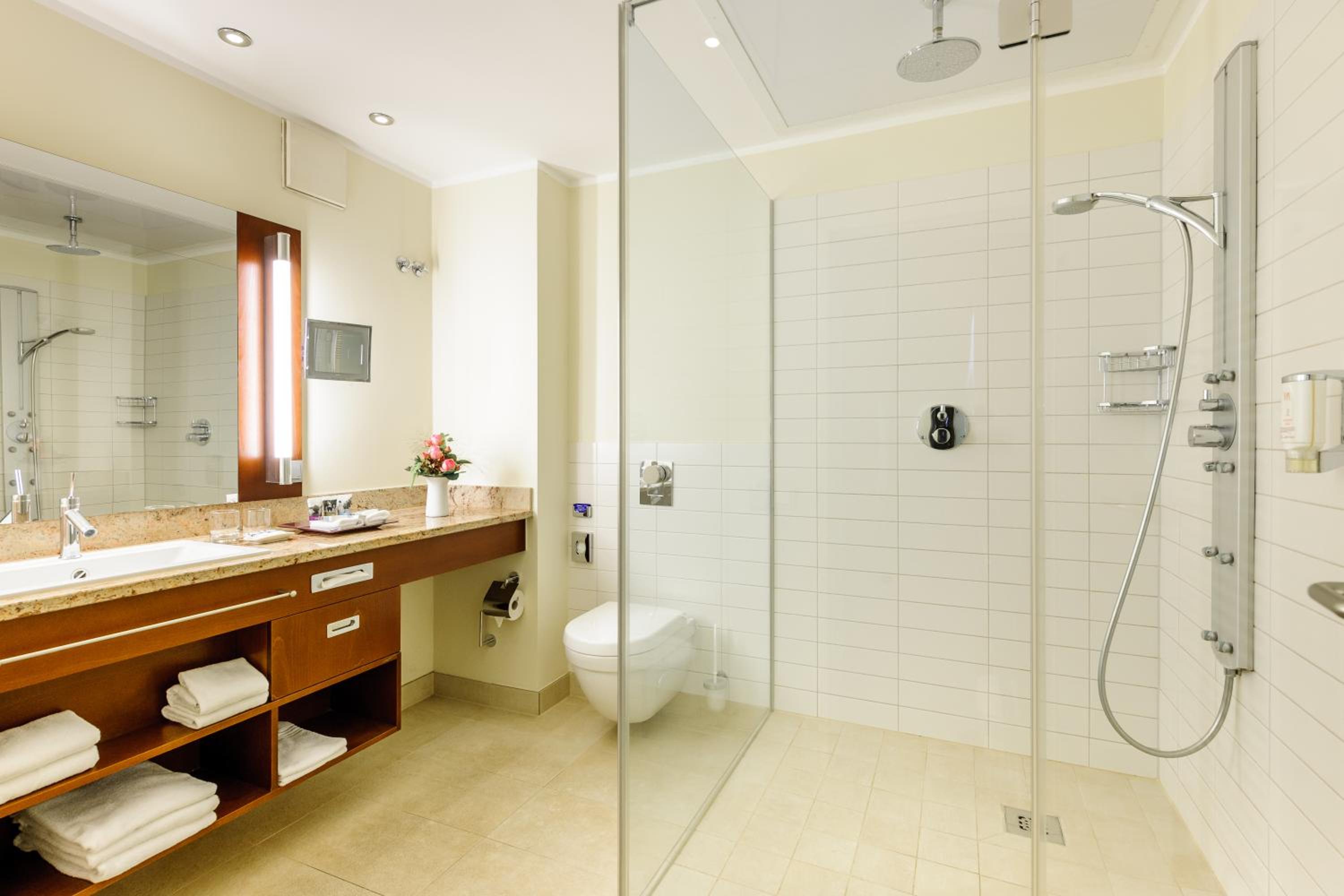 Superior Suite - Photo 5