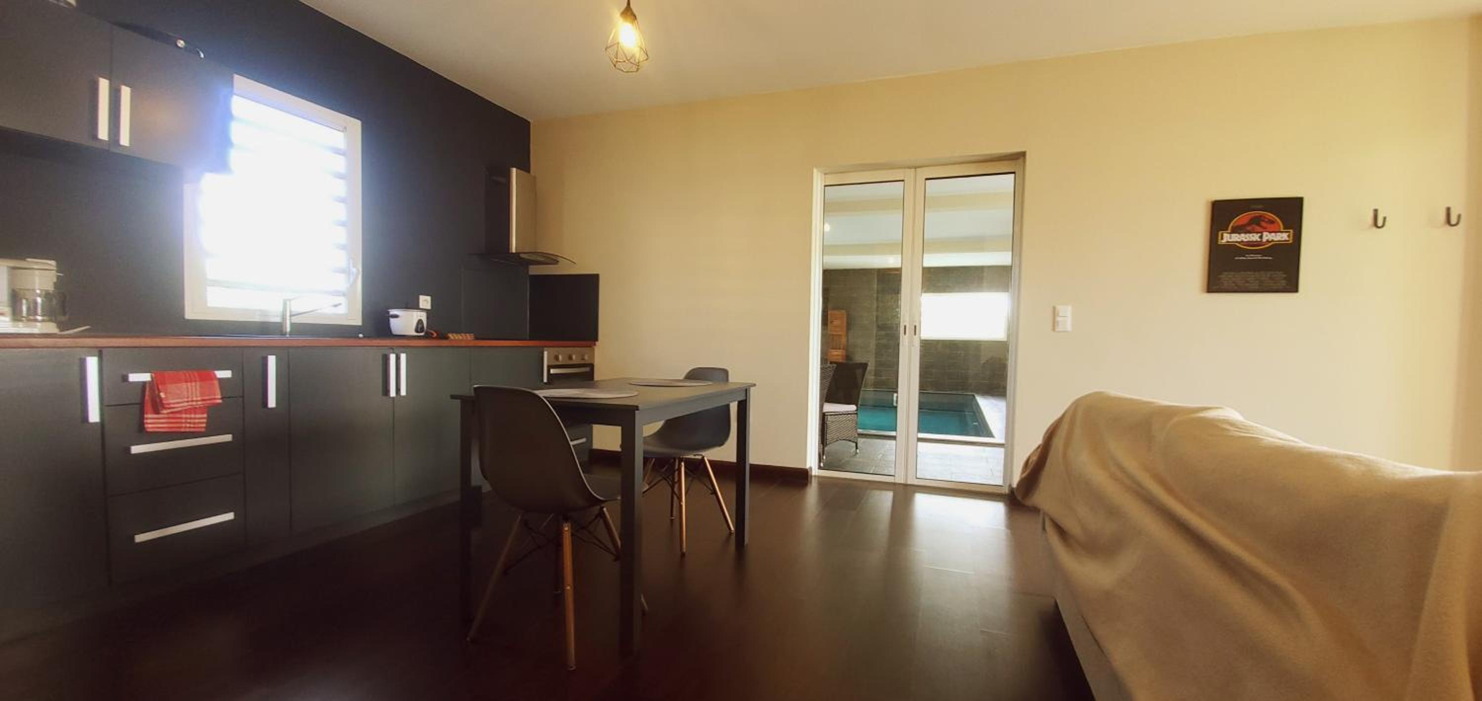 One-Bedroom Apartment photo 3
