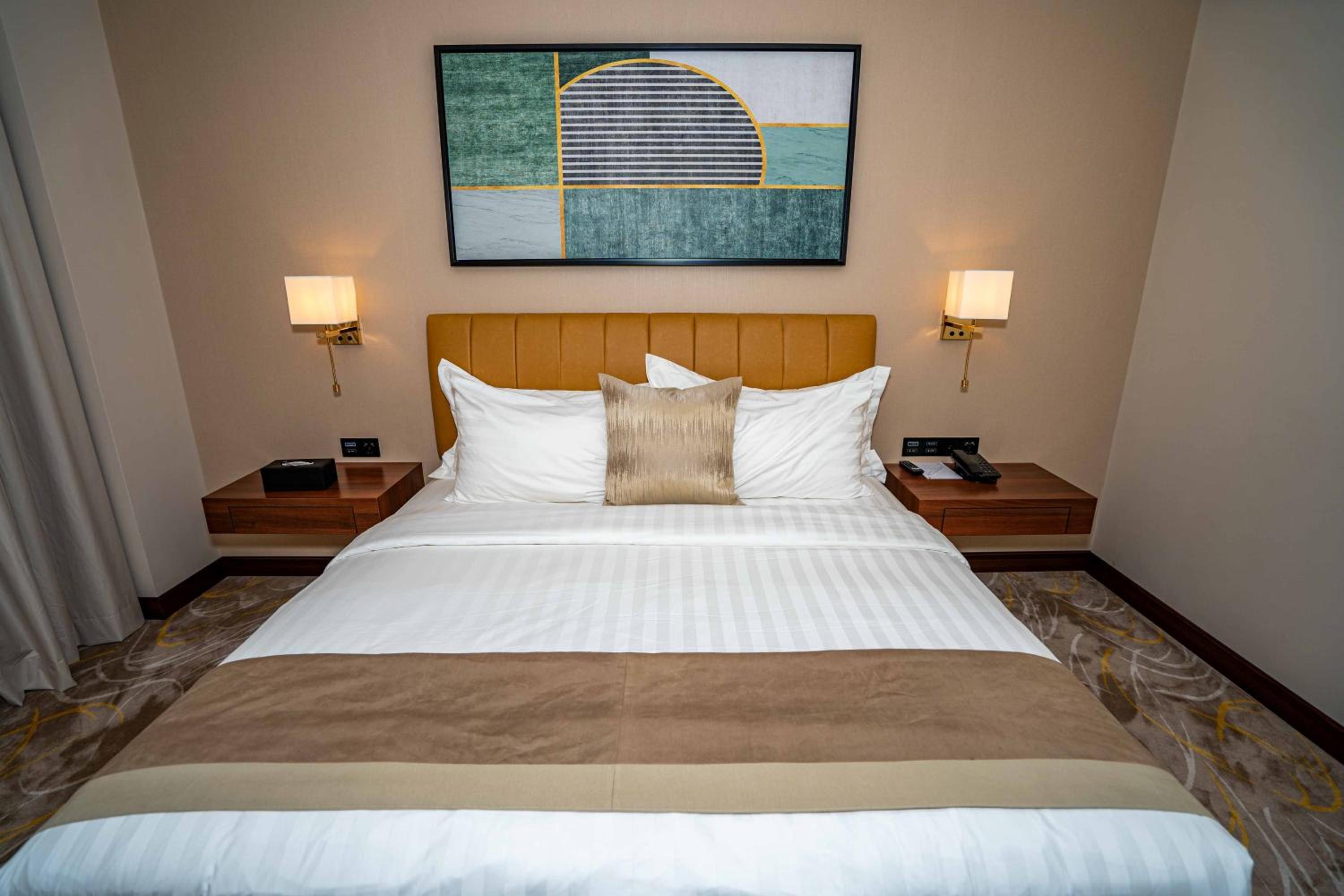 Deluxe King Room photo 2