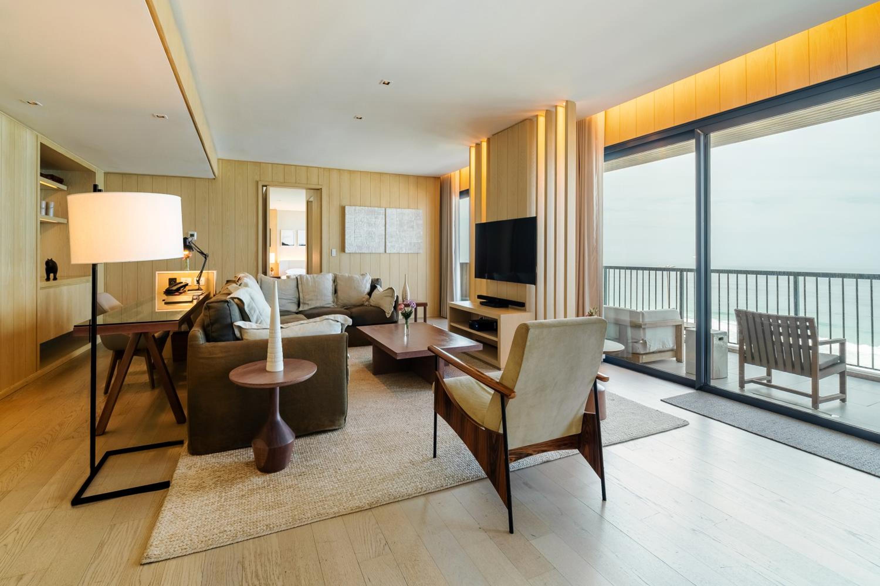 Presidential Suite thumbnail 5