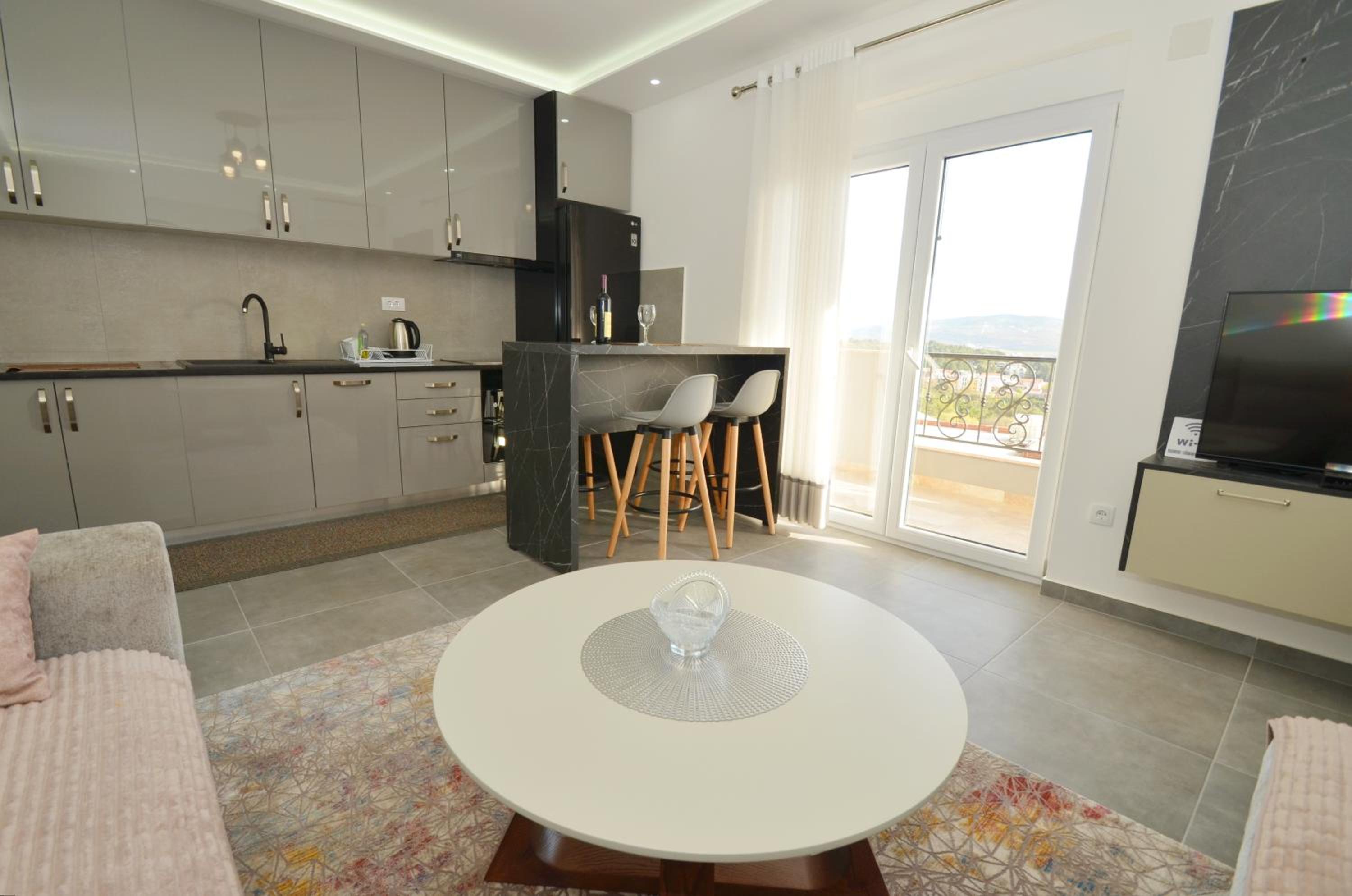 Apartment with Sea View photo 2