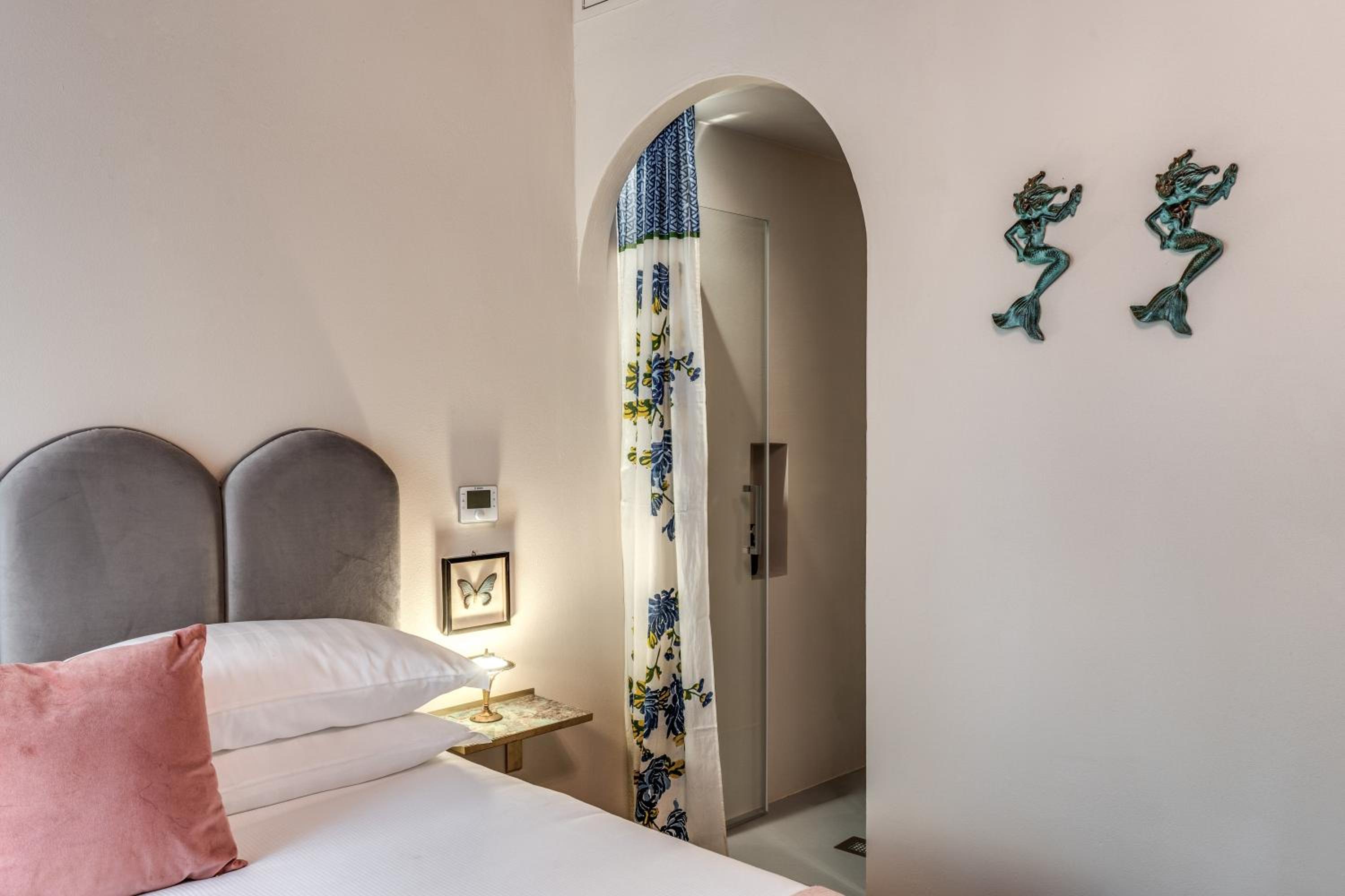 Deluxe Room - No Pets Allowed photo 3