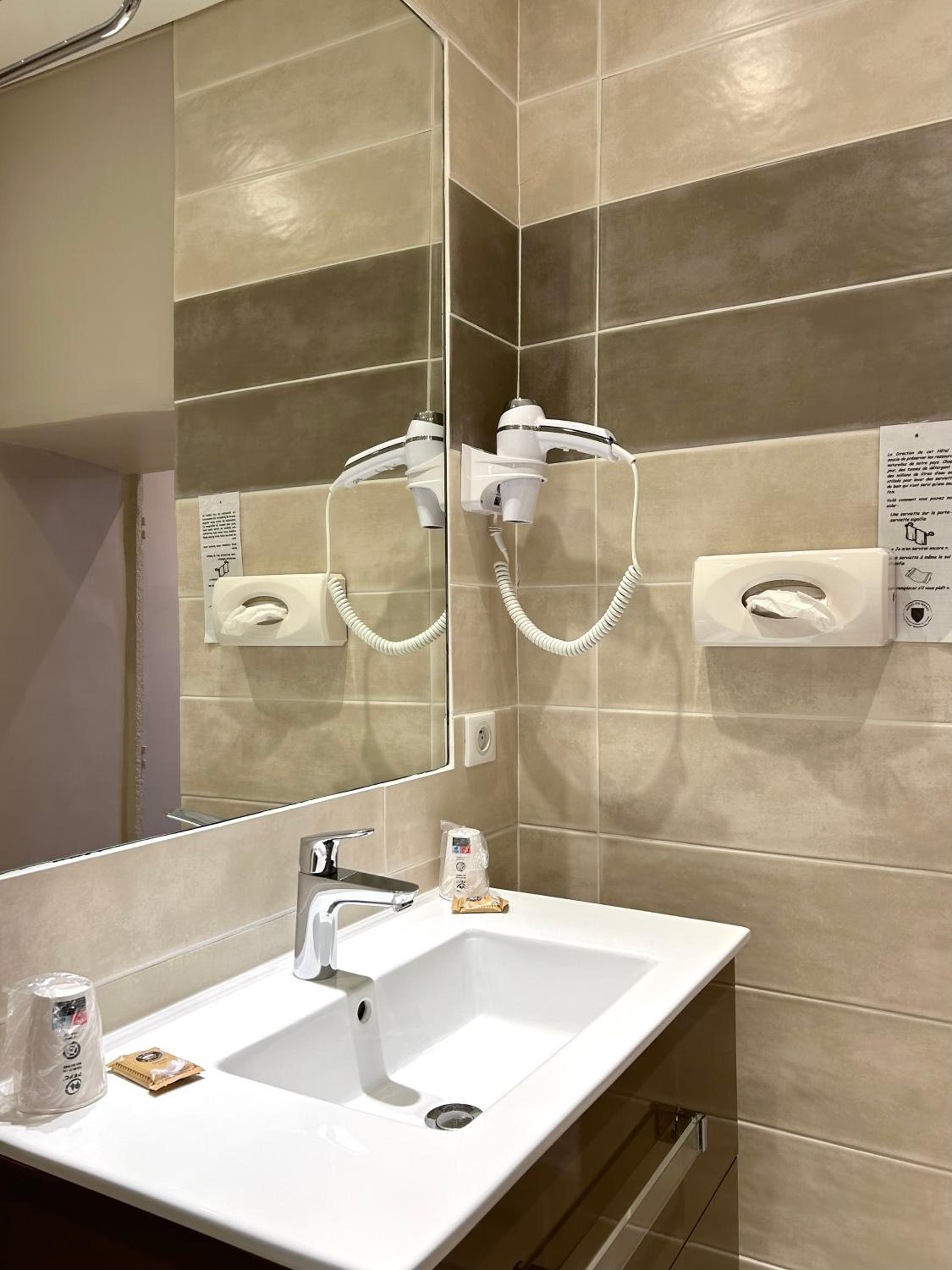 Superior Double Room - Photo 9