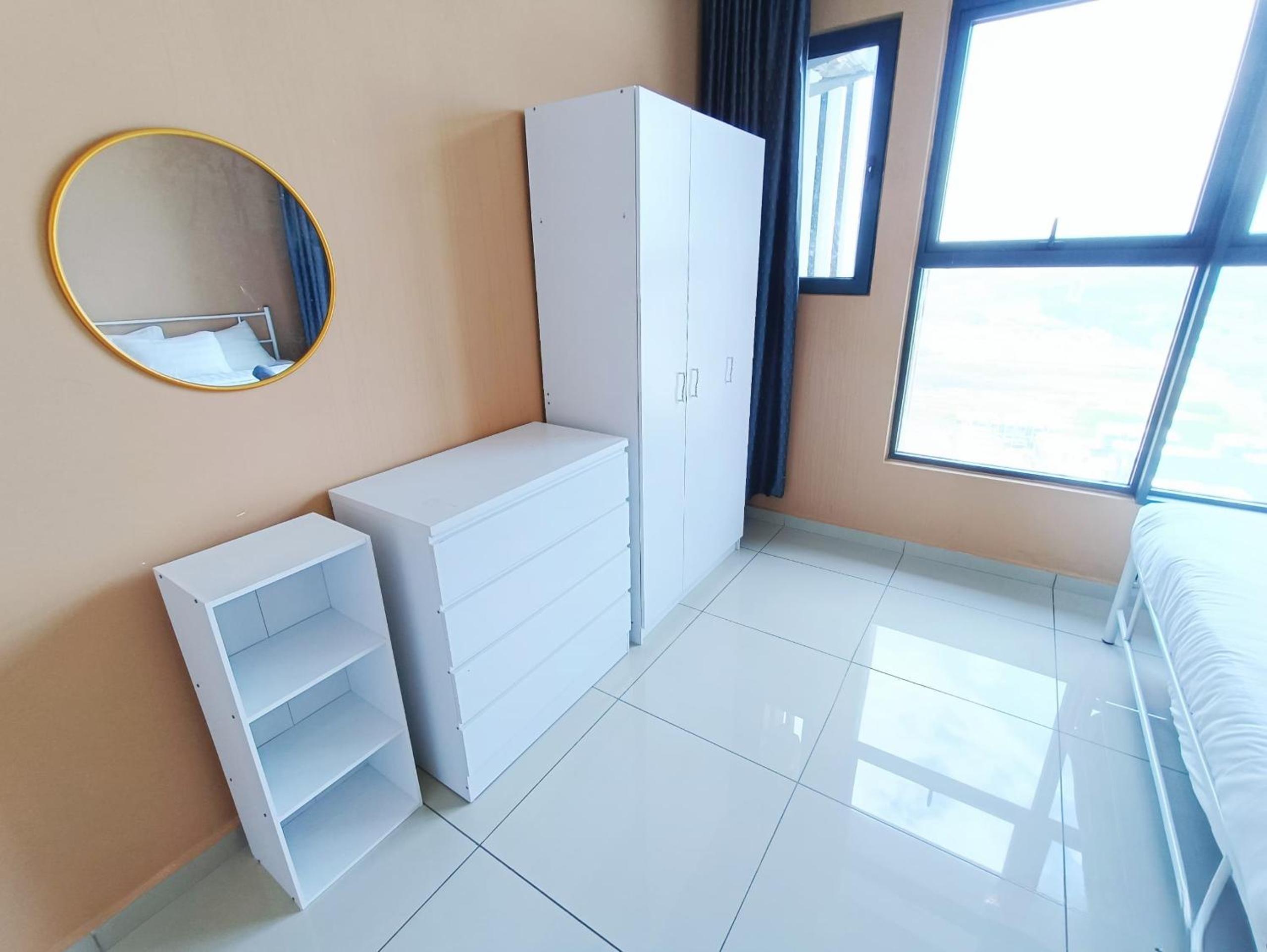 One-Bedroom Apartment - Photo 8