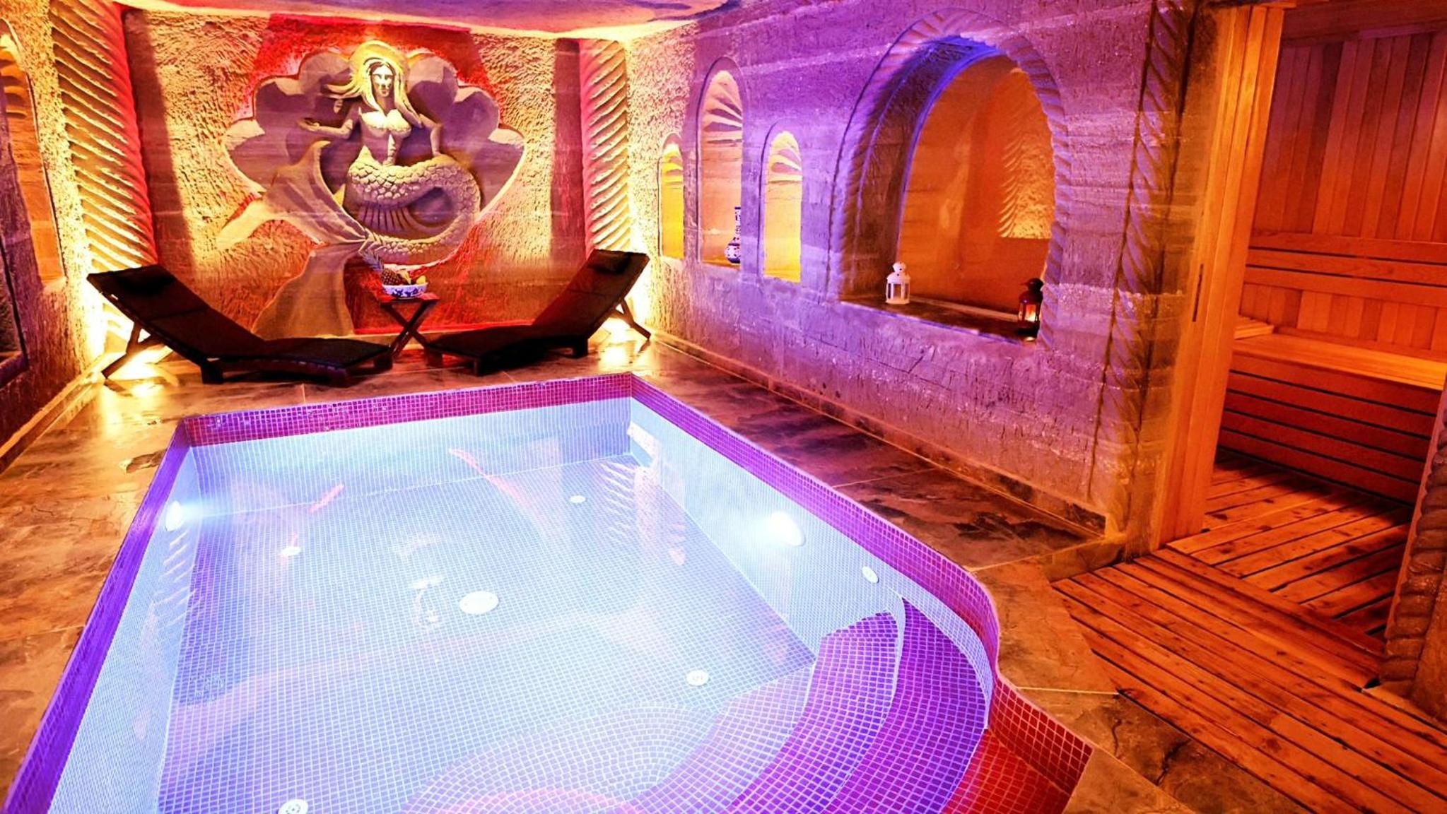 Suite with Private Pool photo 2