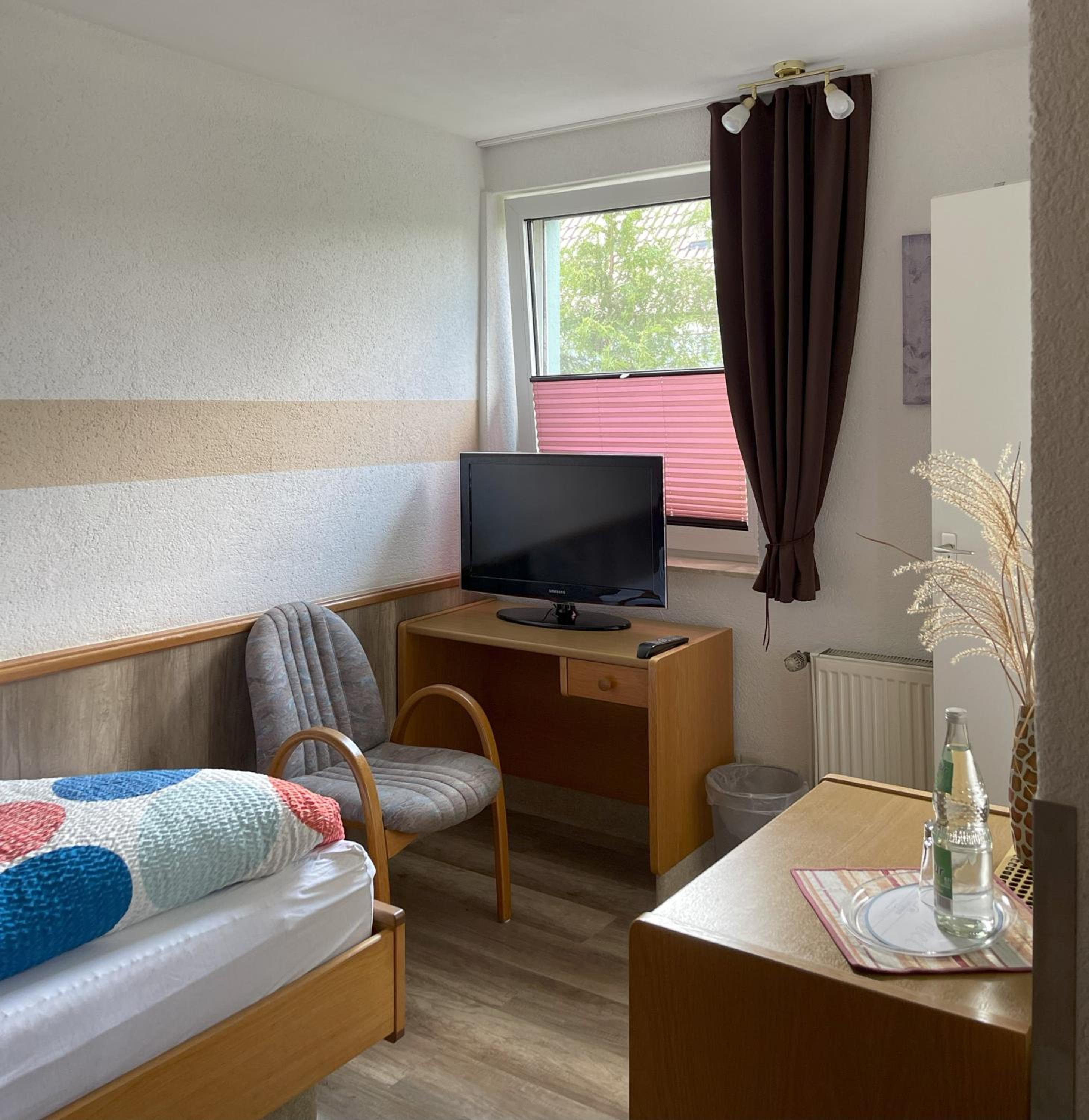 Single Room photo 3