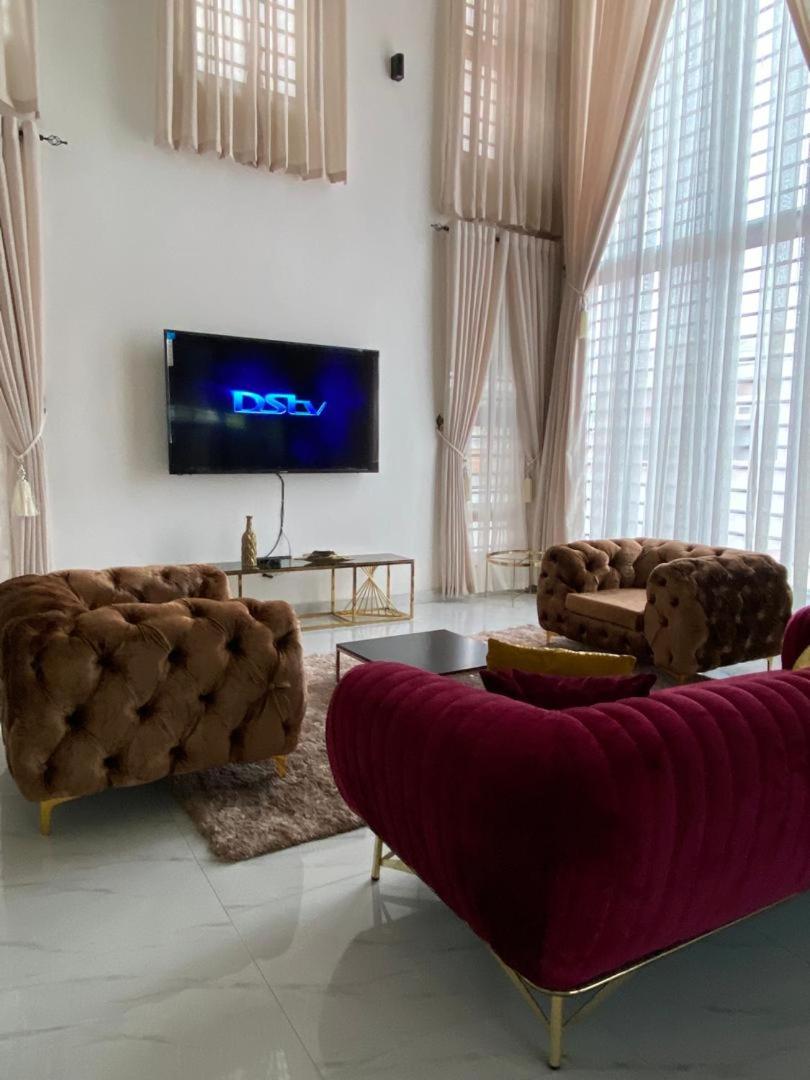 Three-Bedroom Villa photo 2