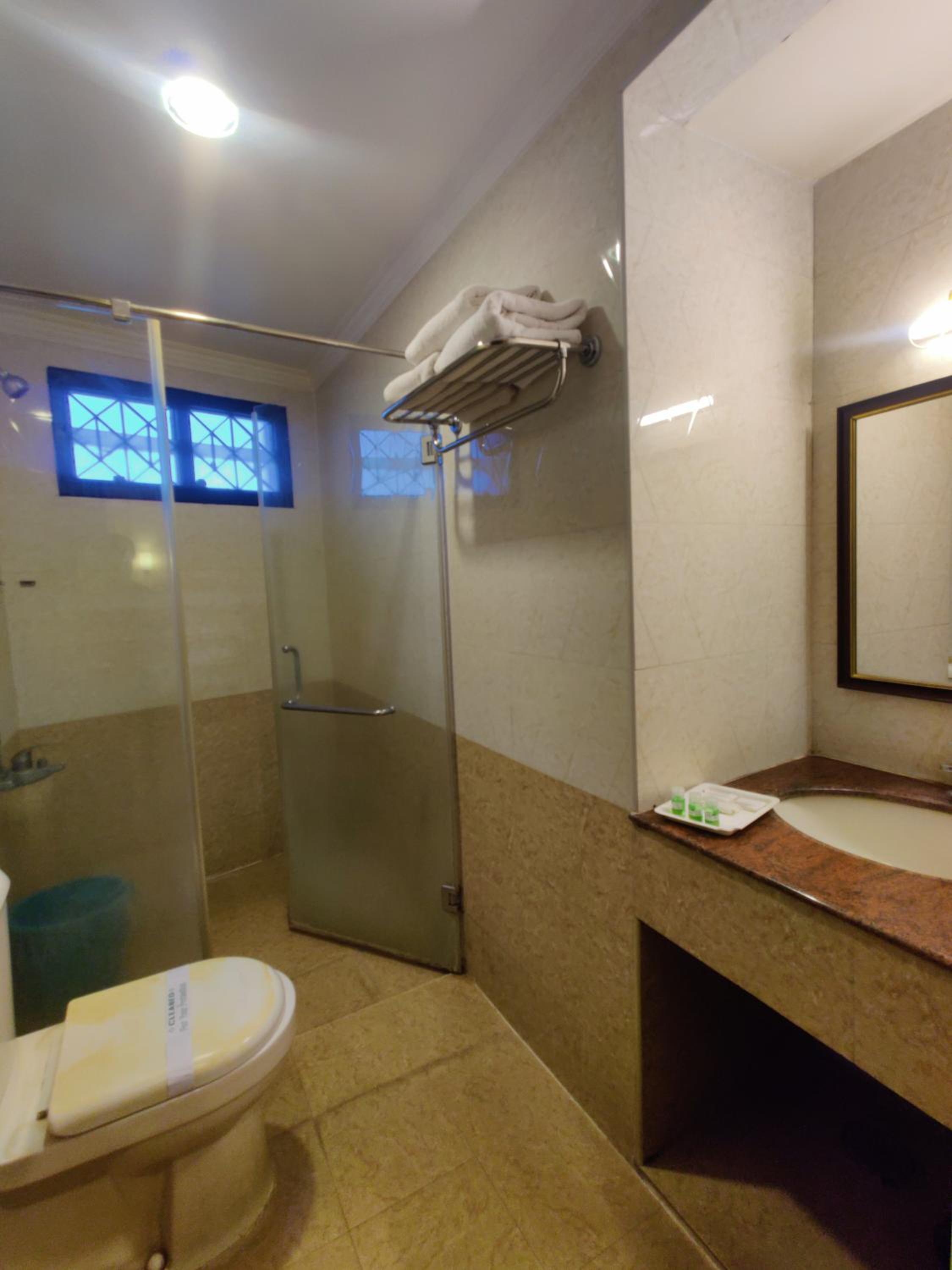 Twin Room (Interconnected) - Photo 2