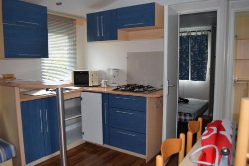 Mobile Home photo 3