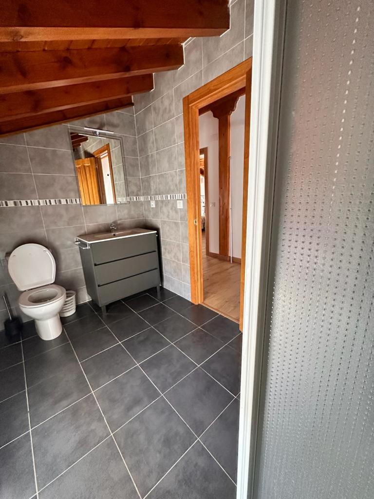 Three-Bedroom House photo 3