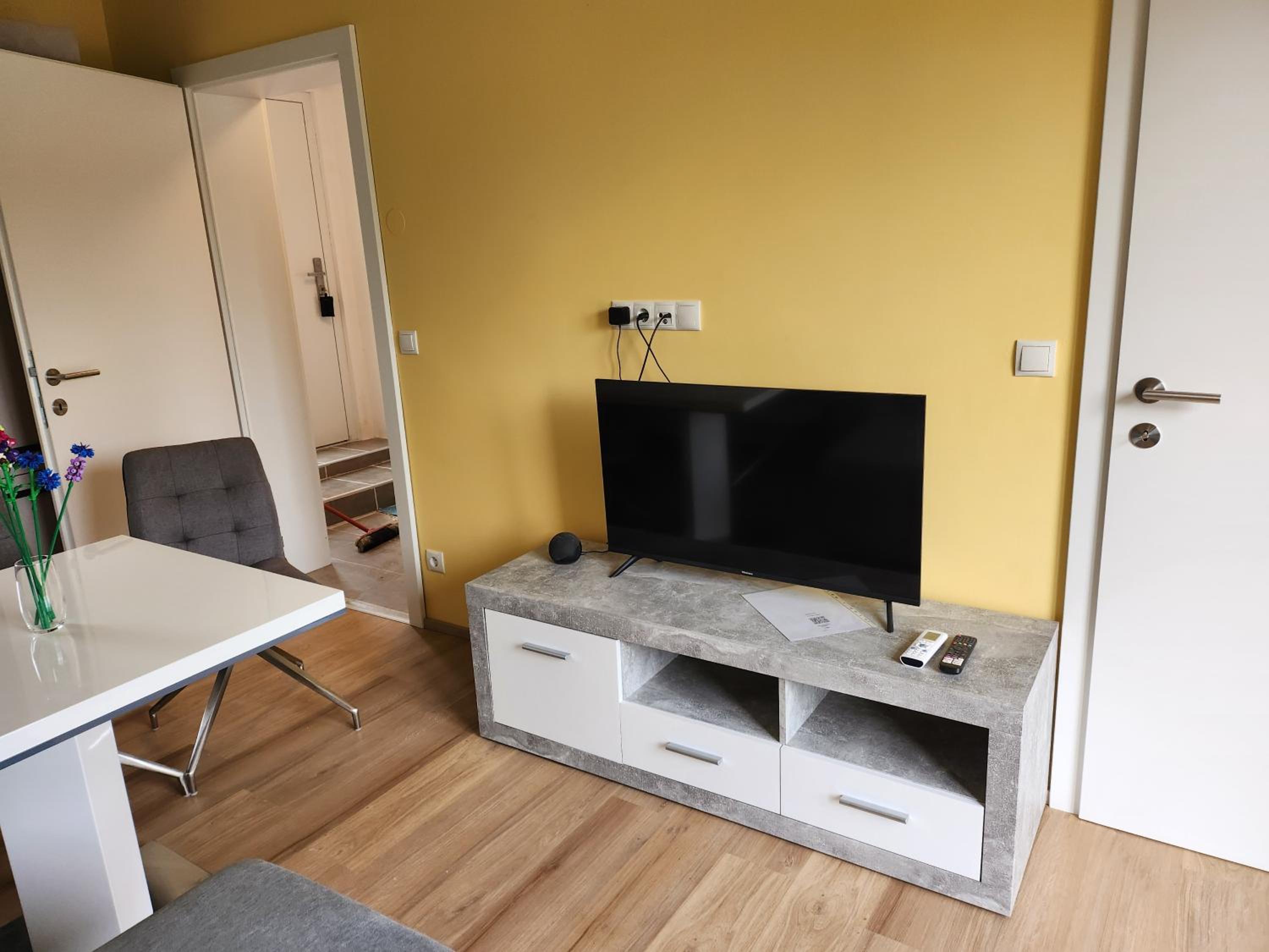 One-Bedroom House photo 3