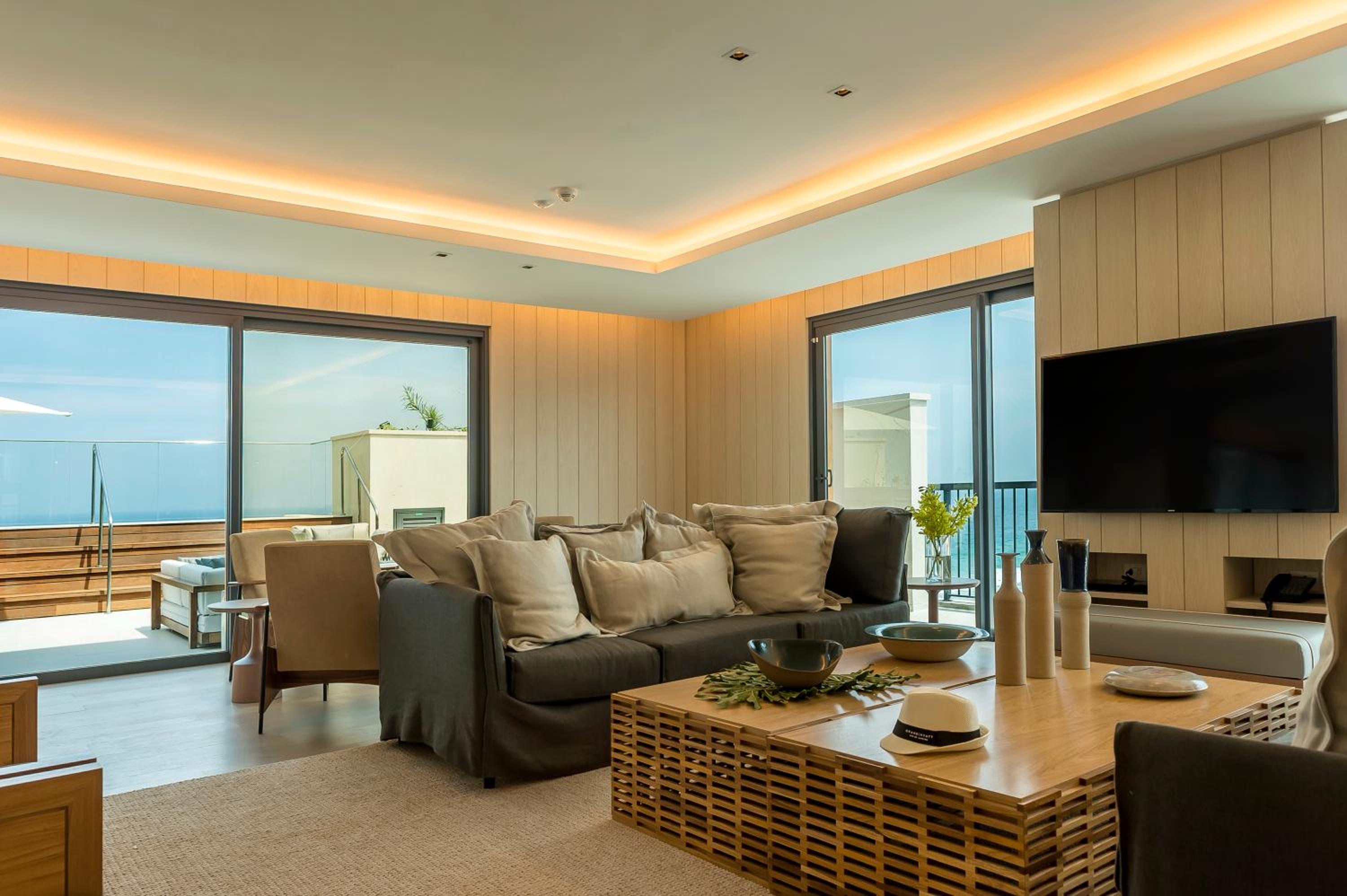 Penthouse Suite thumbnail 5