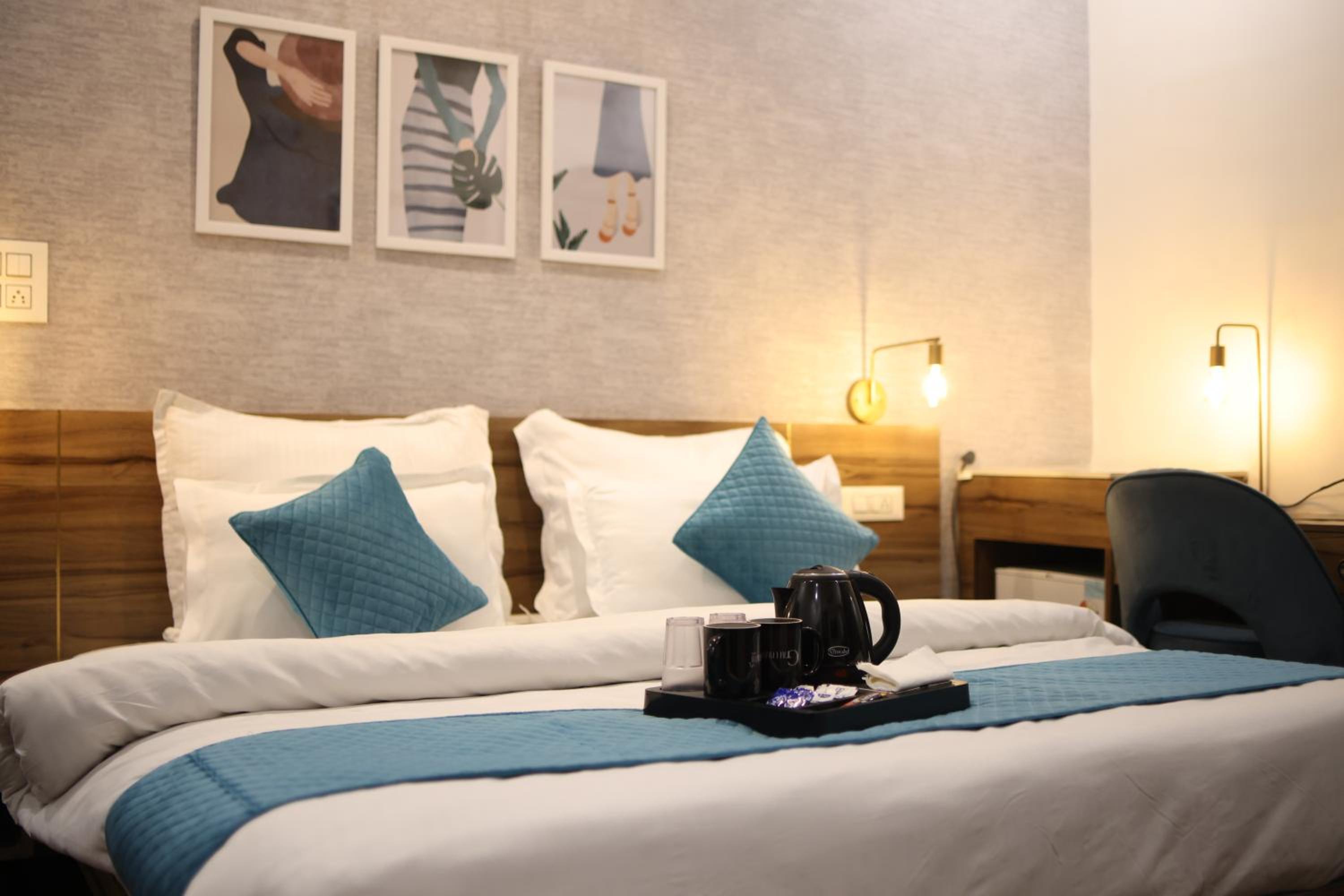 Deluxe Double Room - Photo 16