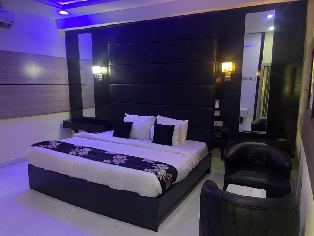 Deluxe Double Room (1 Adult + 1 Child) photo 1