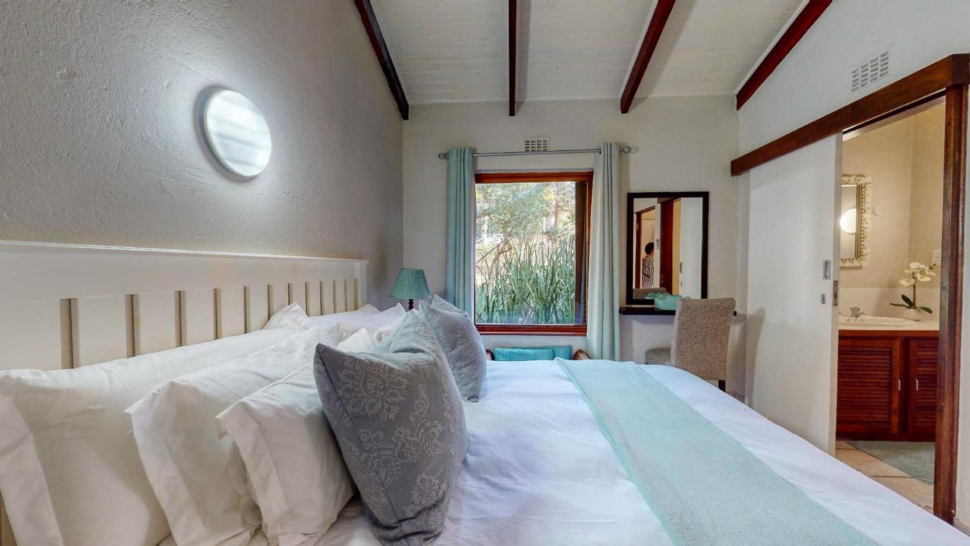 Three-Bedroom Villa photo 2