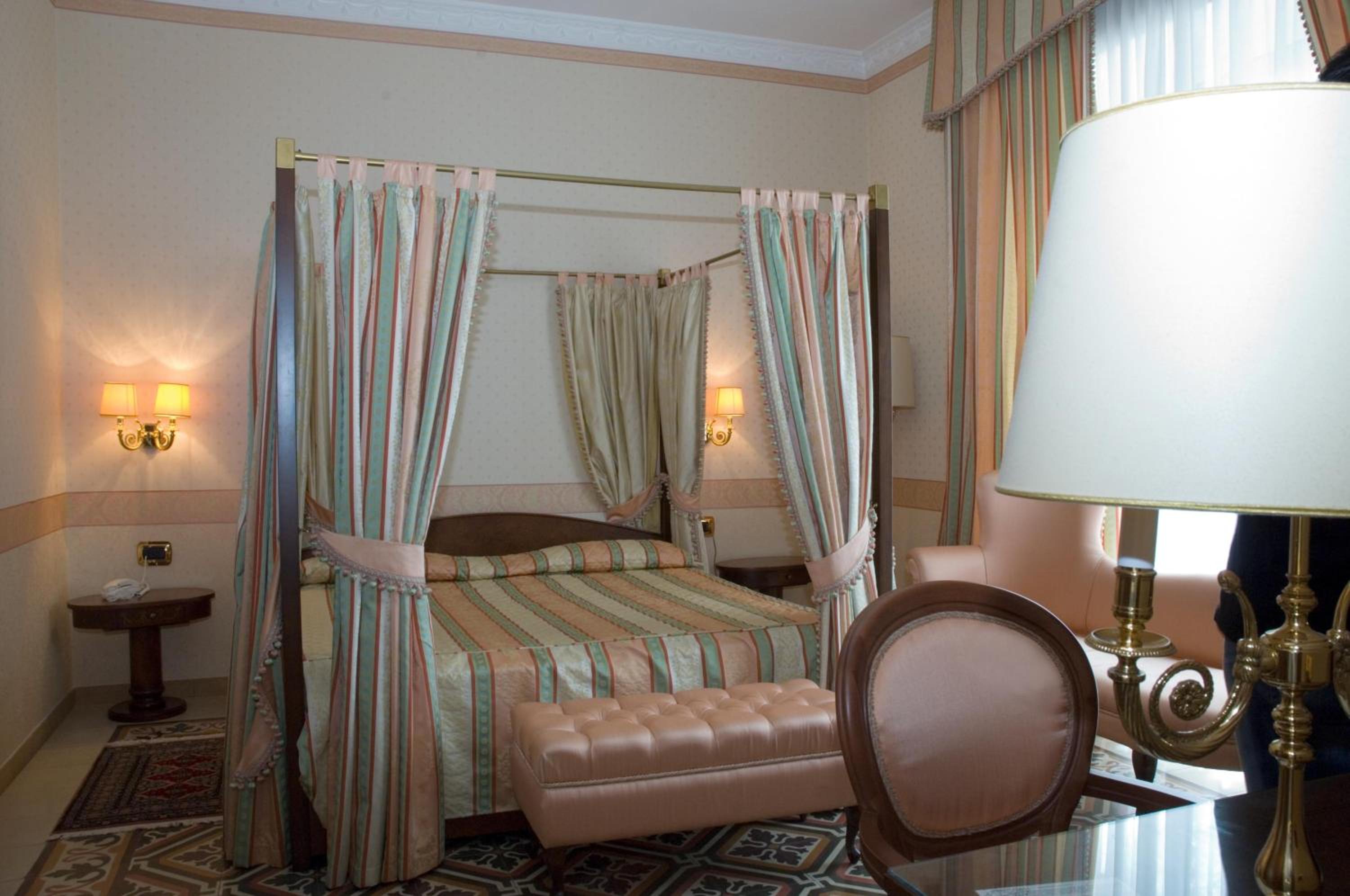 Deluxe Double or Twin Room photo 3